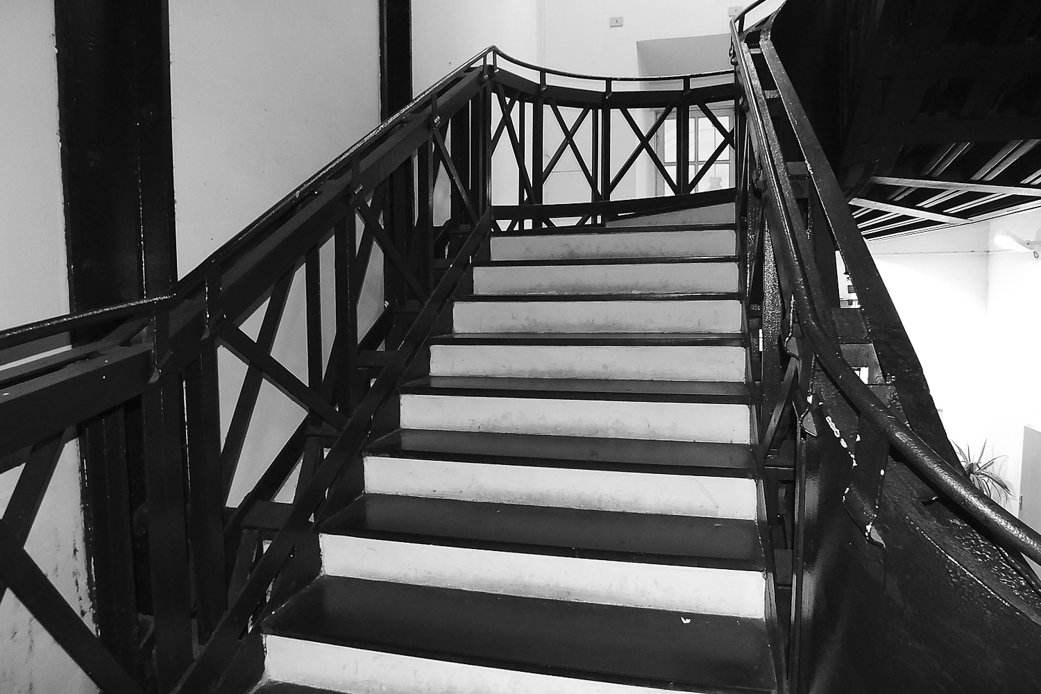 scala di accesso interno a palazzo ducale  genova