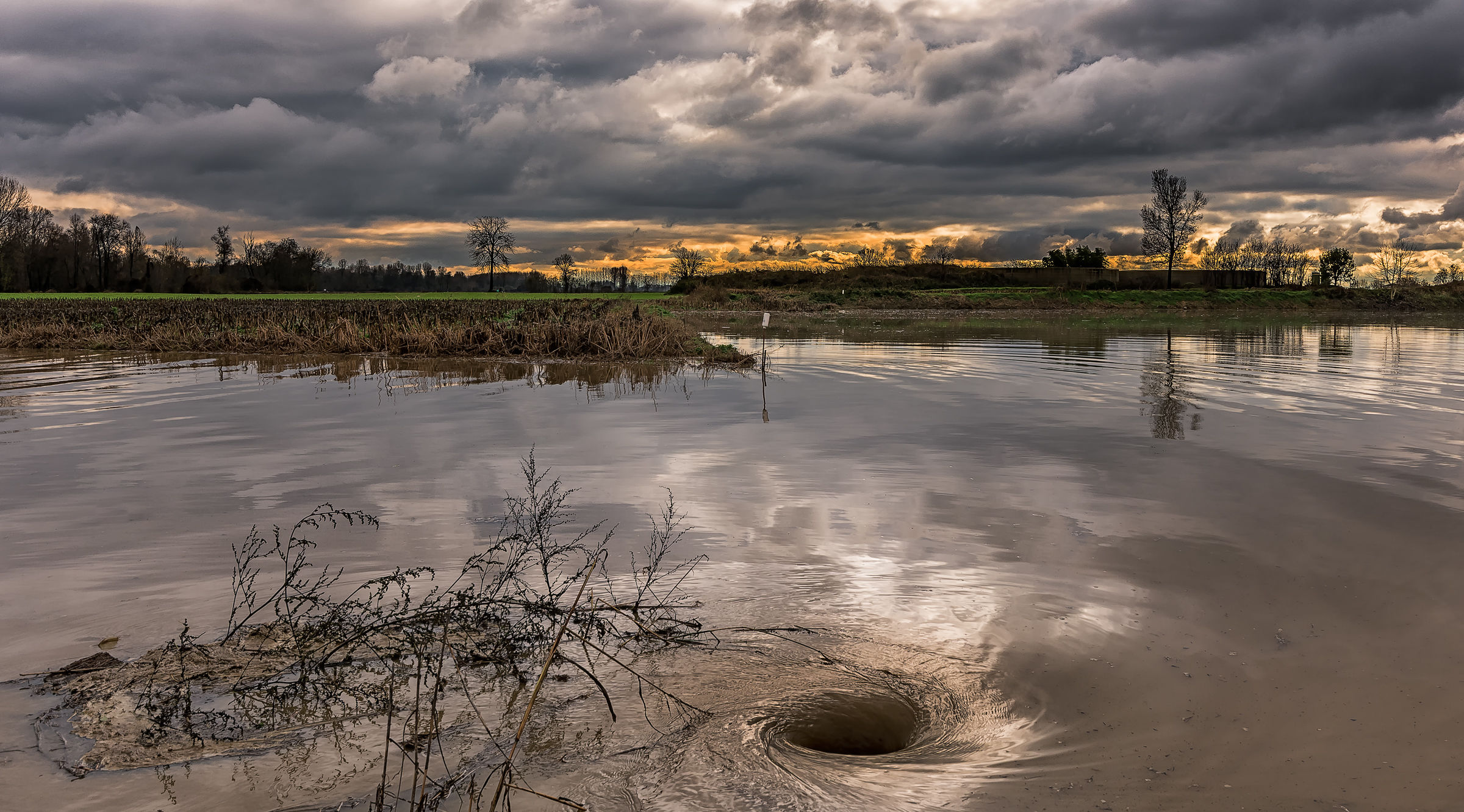 Un buco nell'acqua