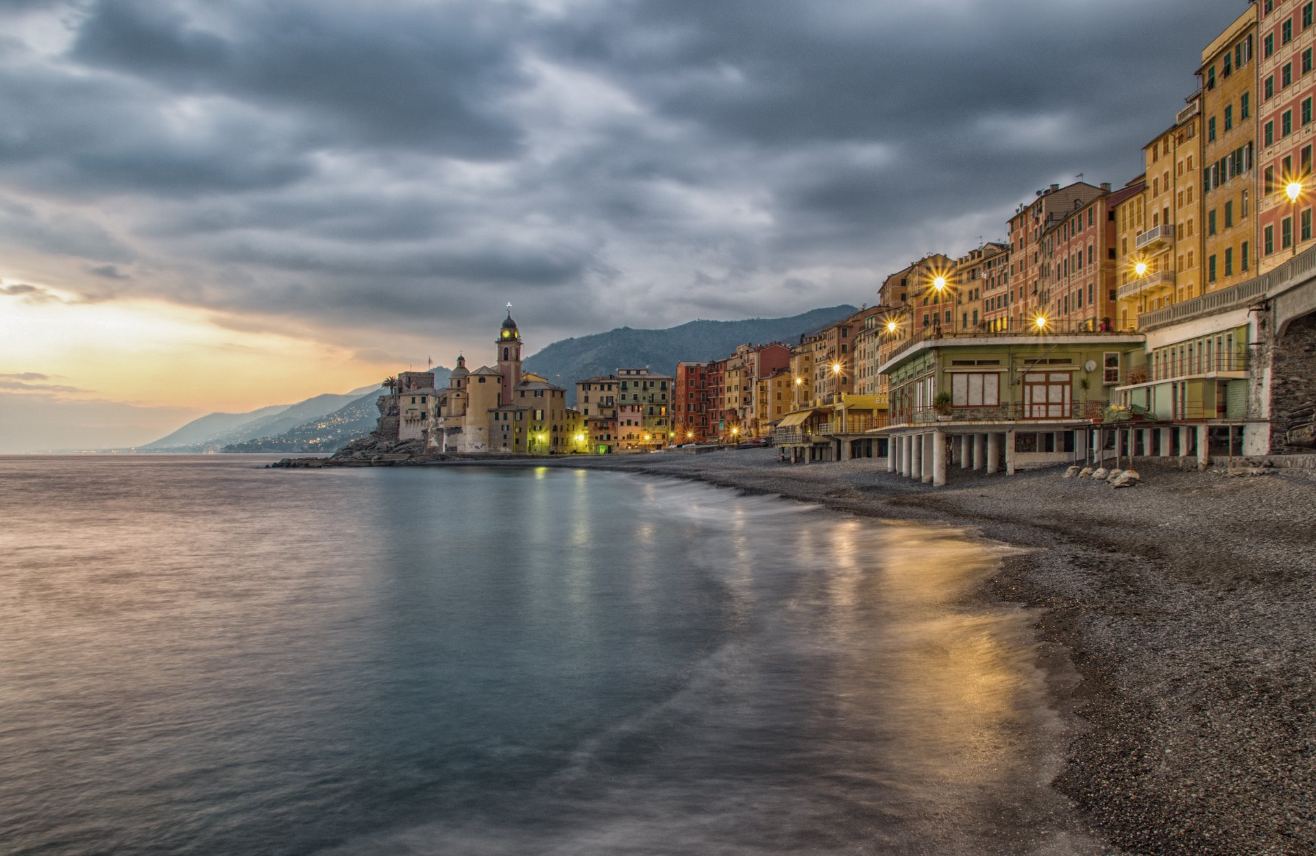 Coming in the evening on "Camogli"