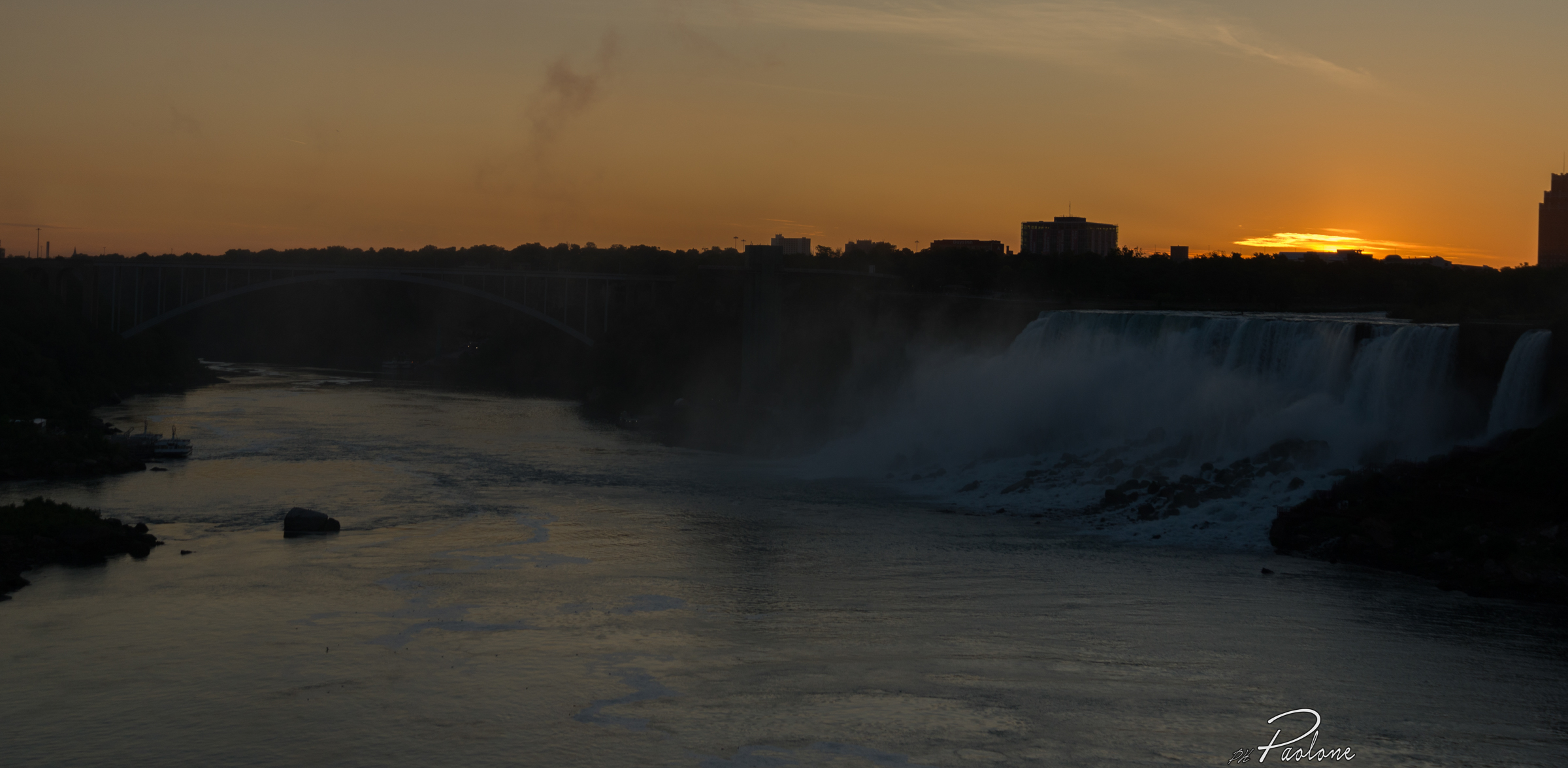 Niagara Falls, sunrise