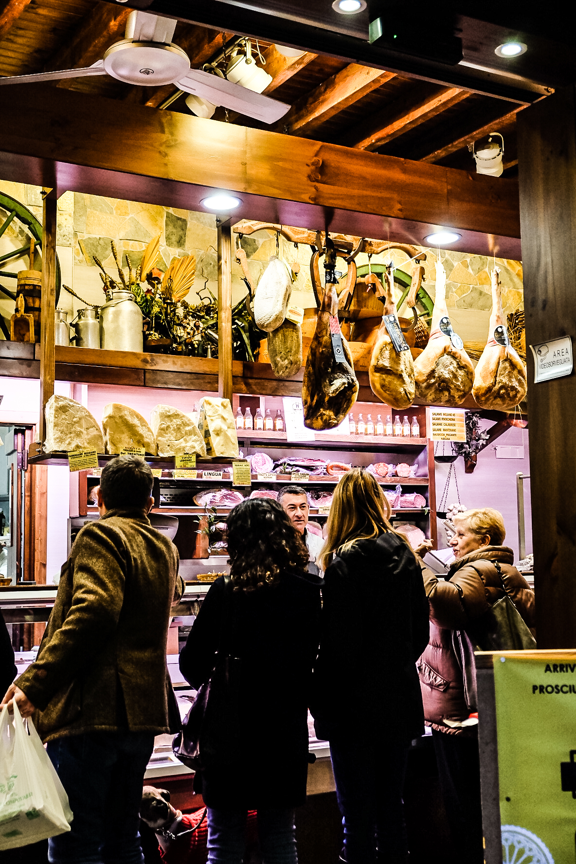 waiting for the salume '