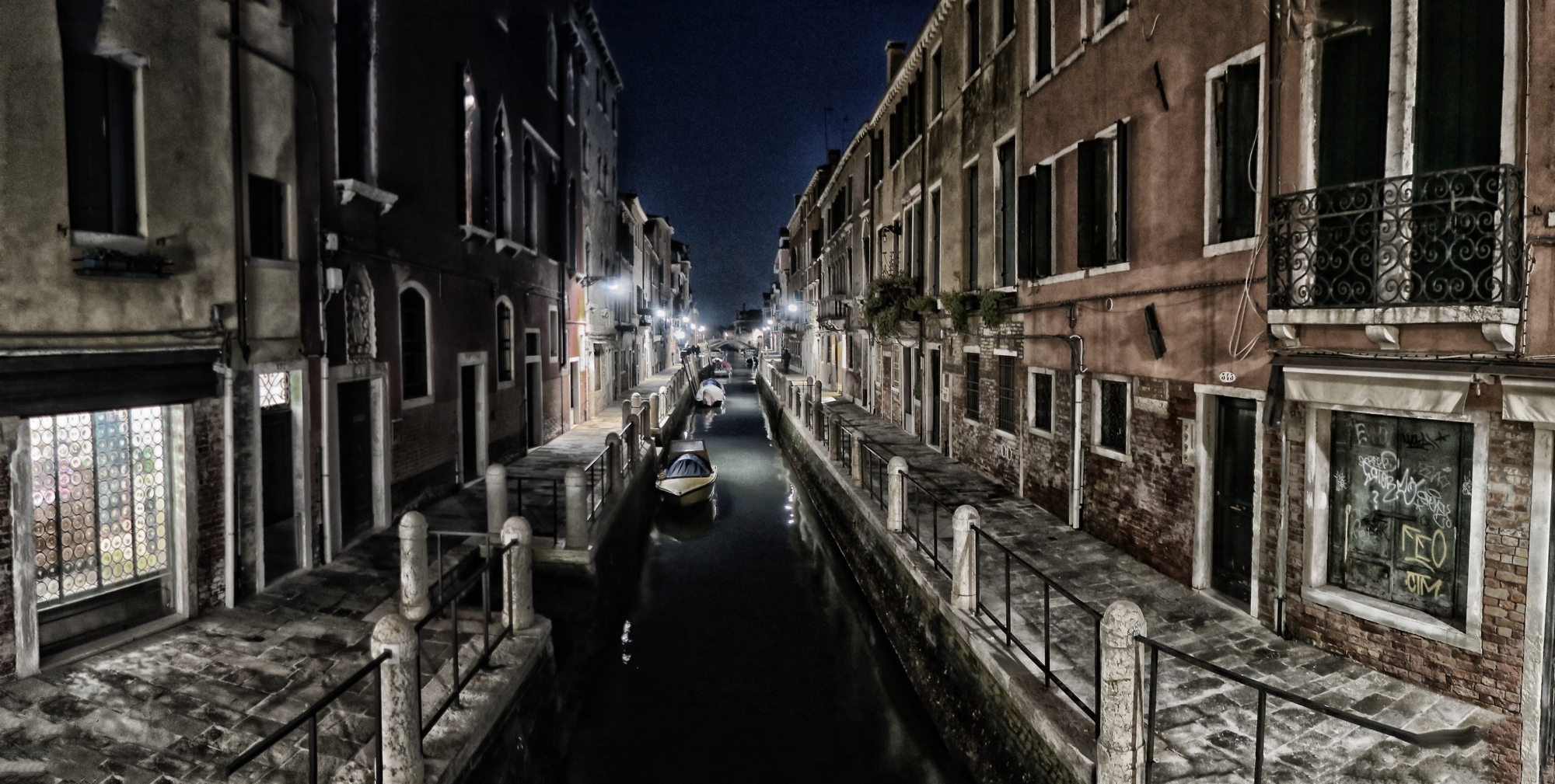 Photostitching on the Canal