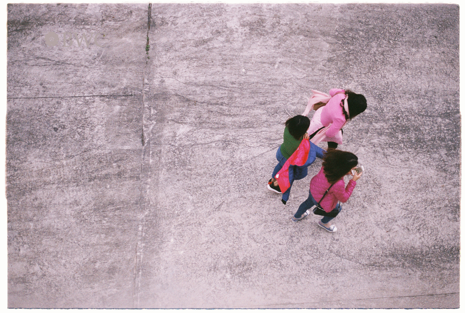 Film Shot: Three Sisters Running For Guys