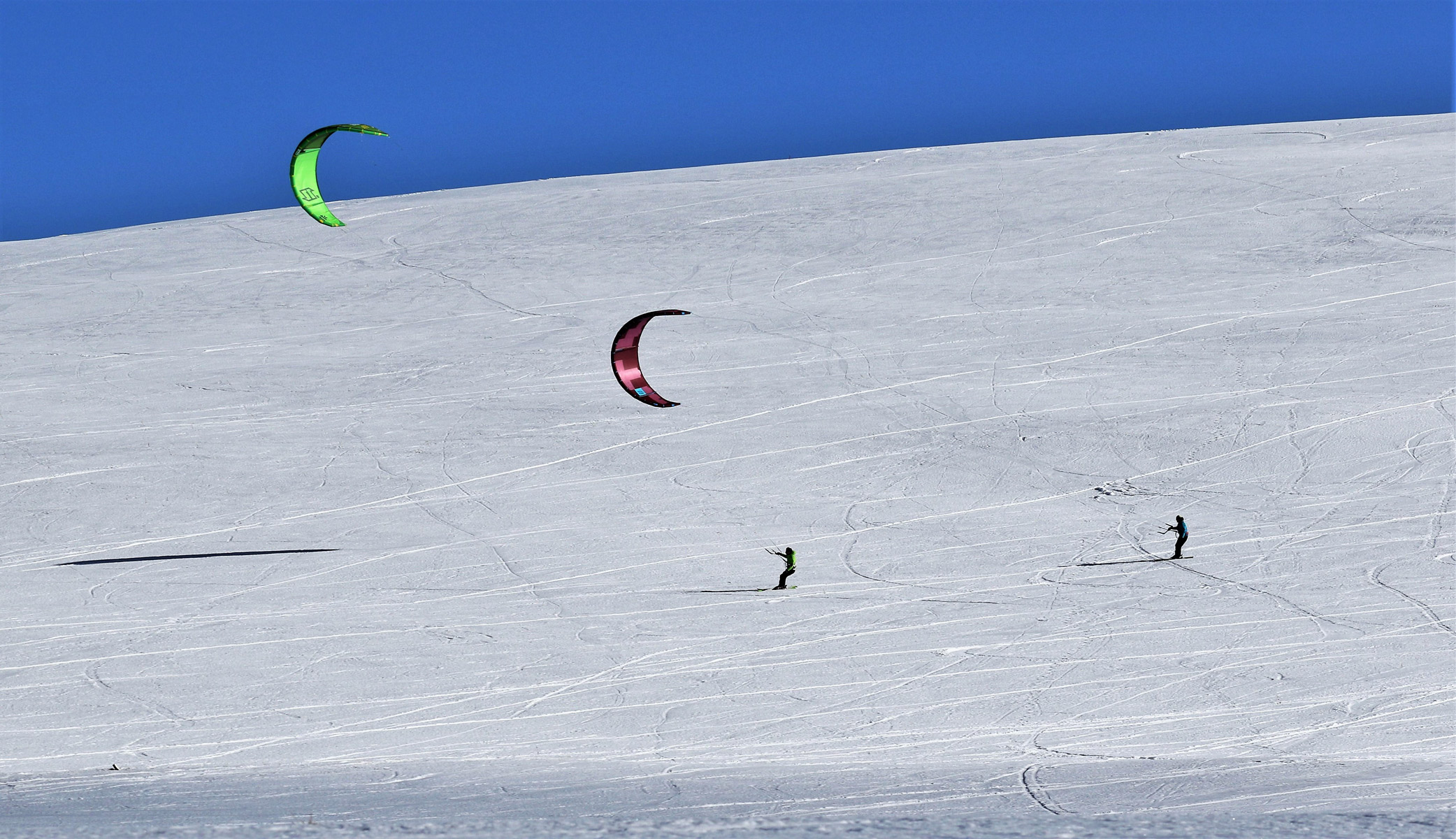Snowkiting on the Sibillins