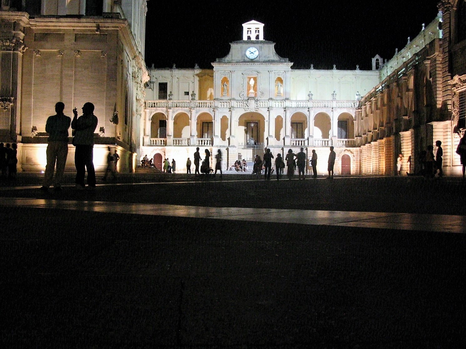 Lecce by night