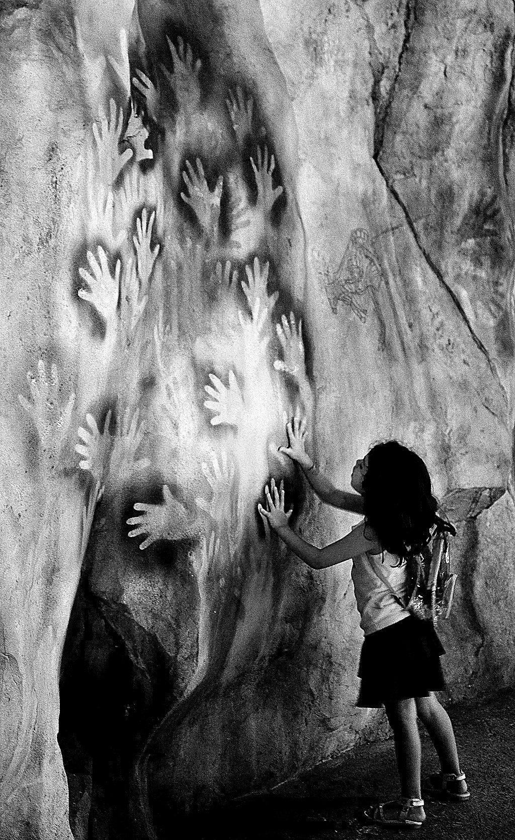 Little Girl at the Museum of Natural Sciences in Washington ...