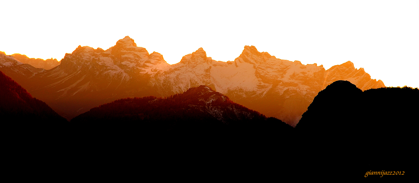 Backlighting the Spiz, Tamer and San Sebastian