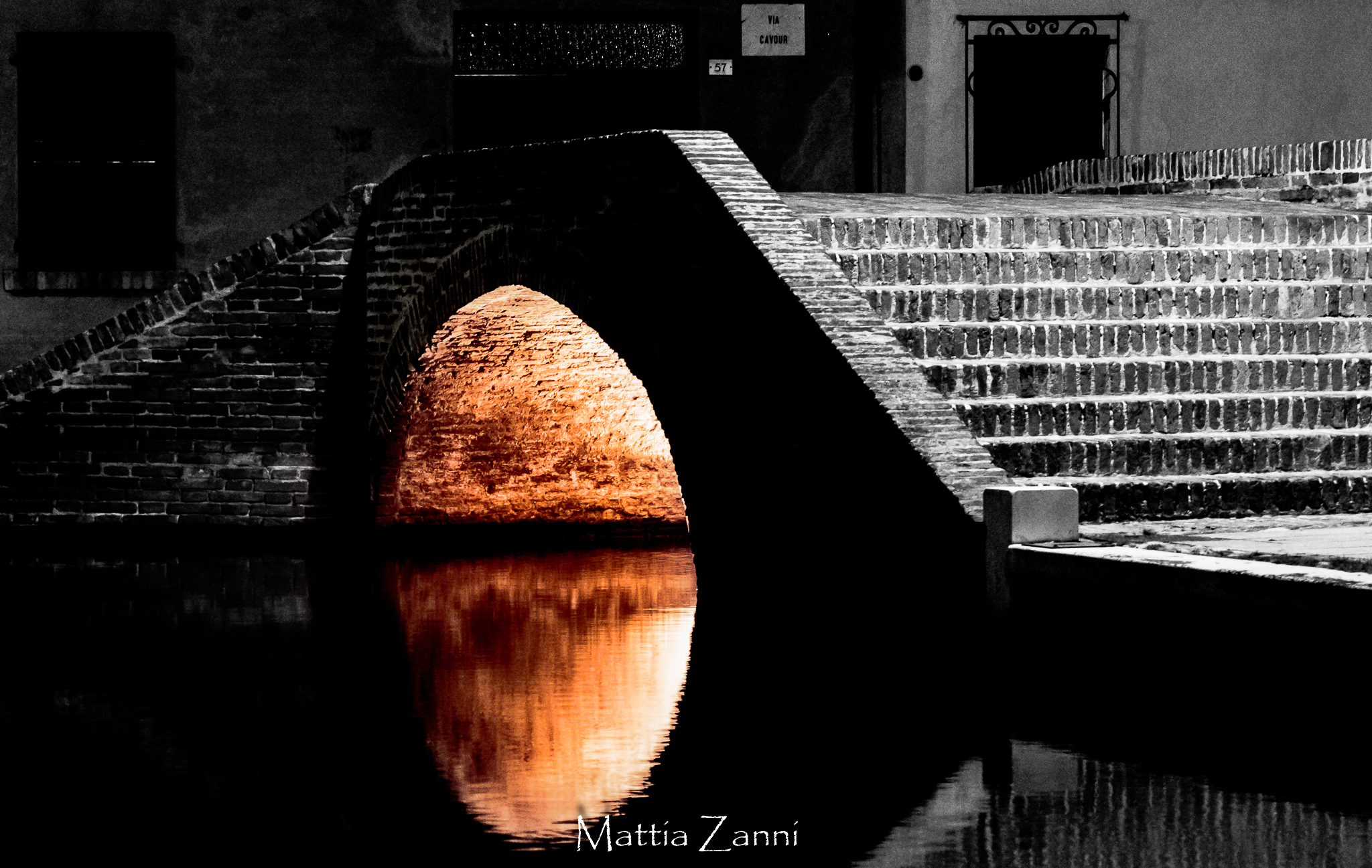 Luna piena in Via Cavour