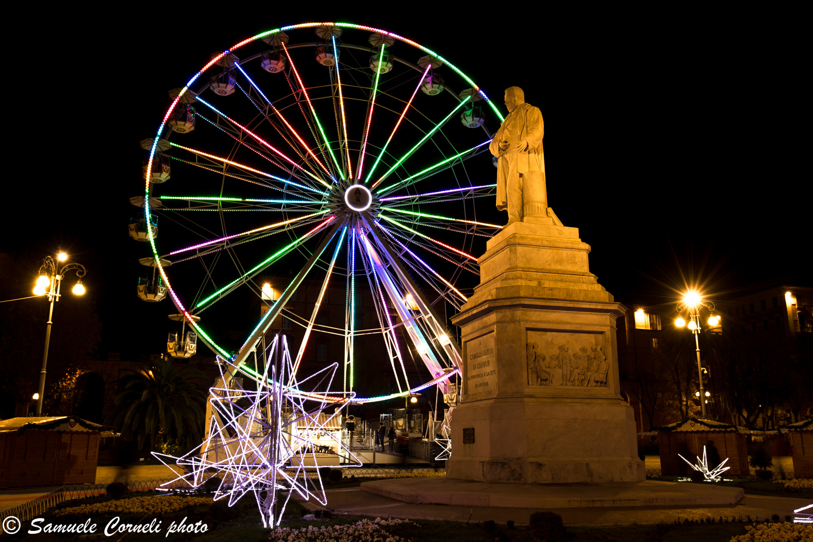 Cavour illuminated at the party