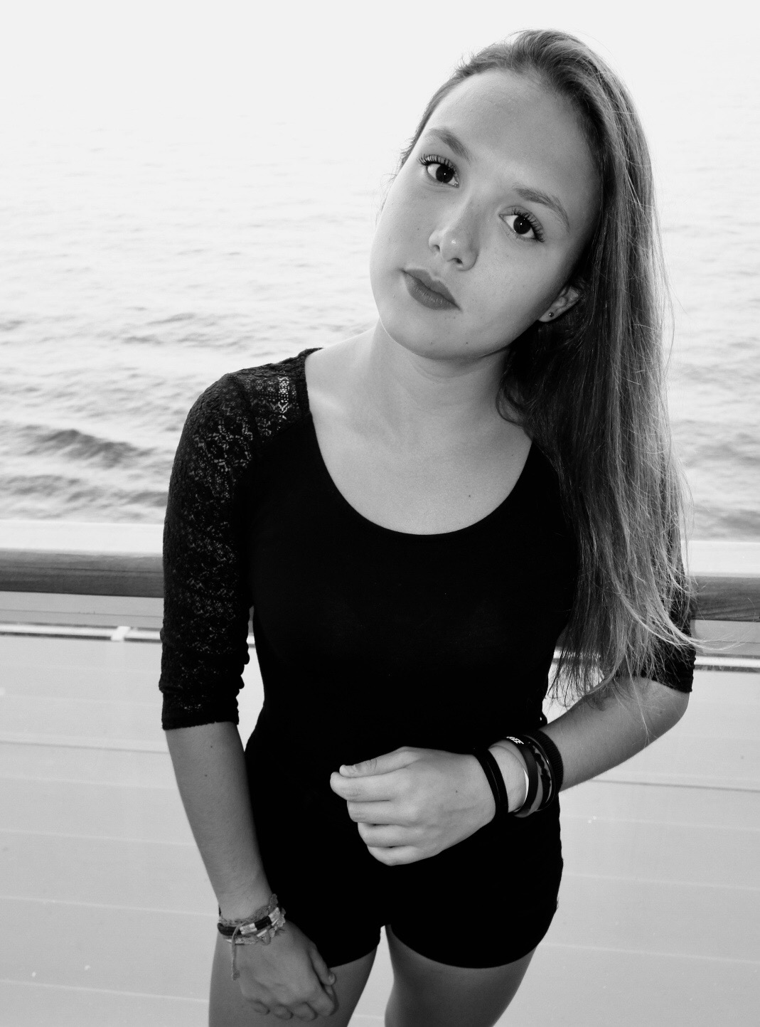 Vera, in bianco e nero.