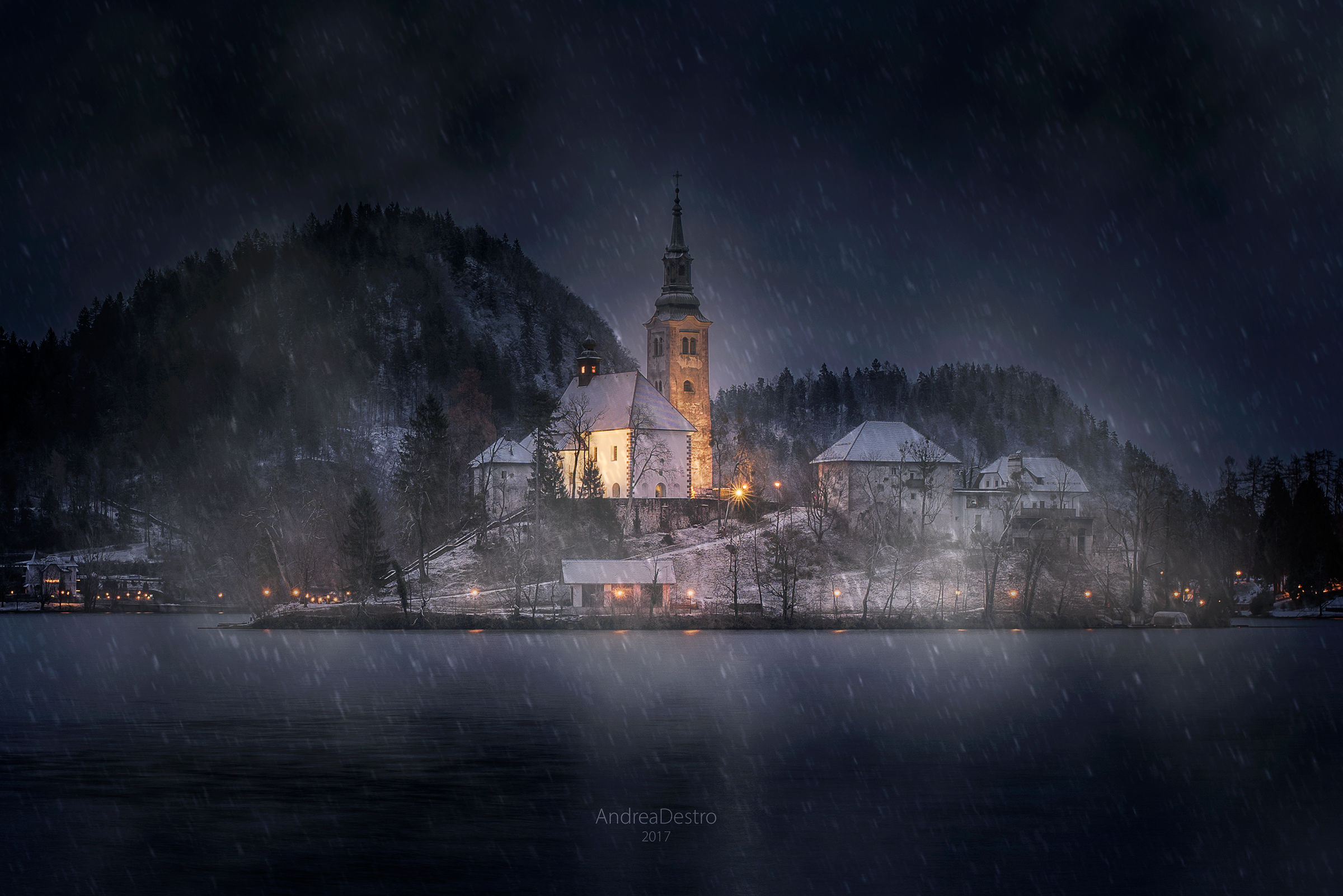 Alba nevosa al lago di Bled