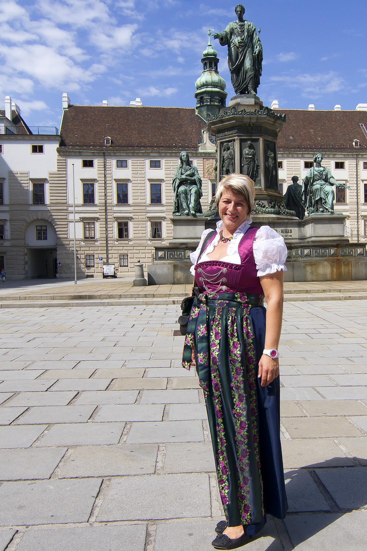 Gruess Gott, gnaedige Frau !