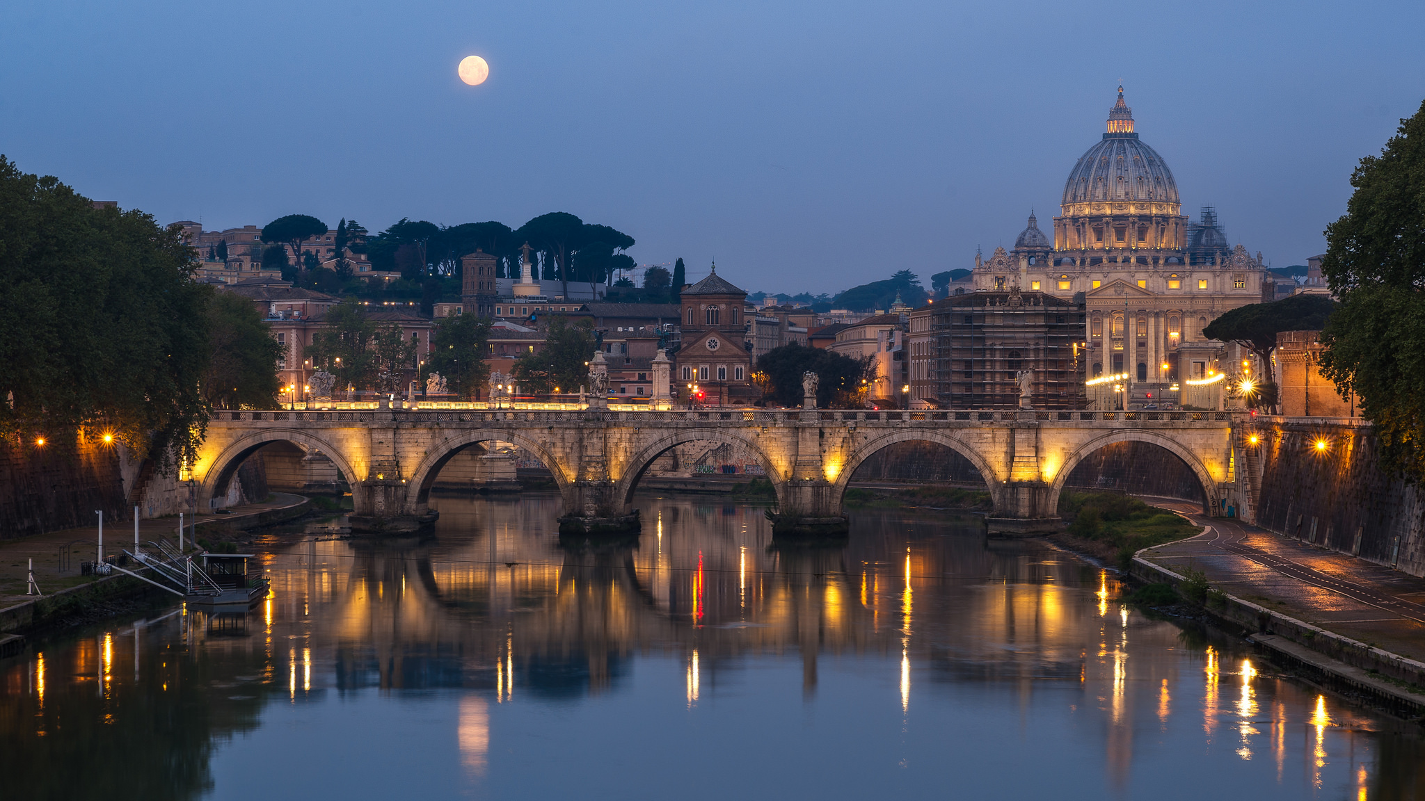 Rome twilight at the first Umberto bridge