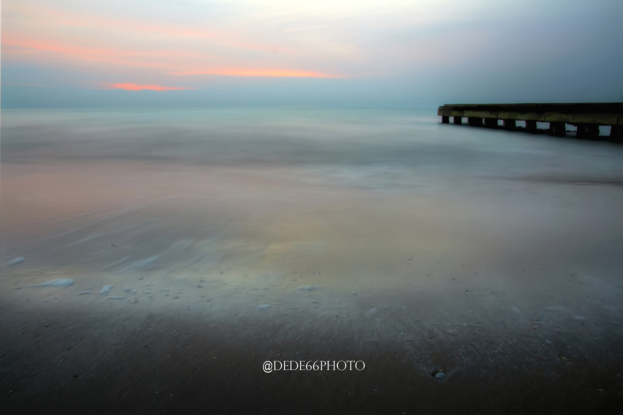Pontile nell' azzurro.