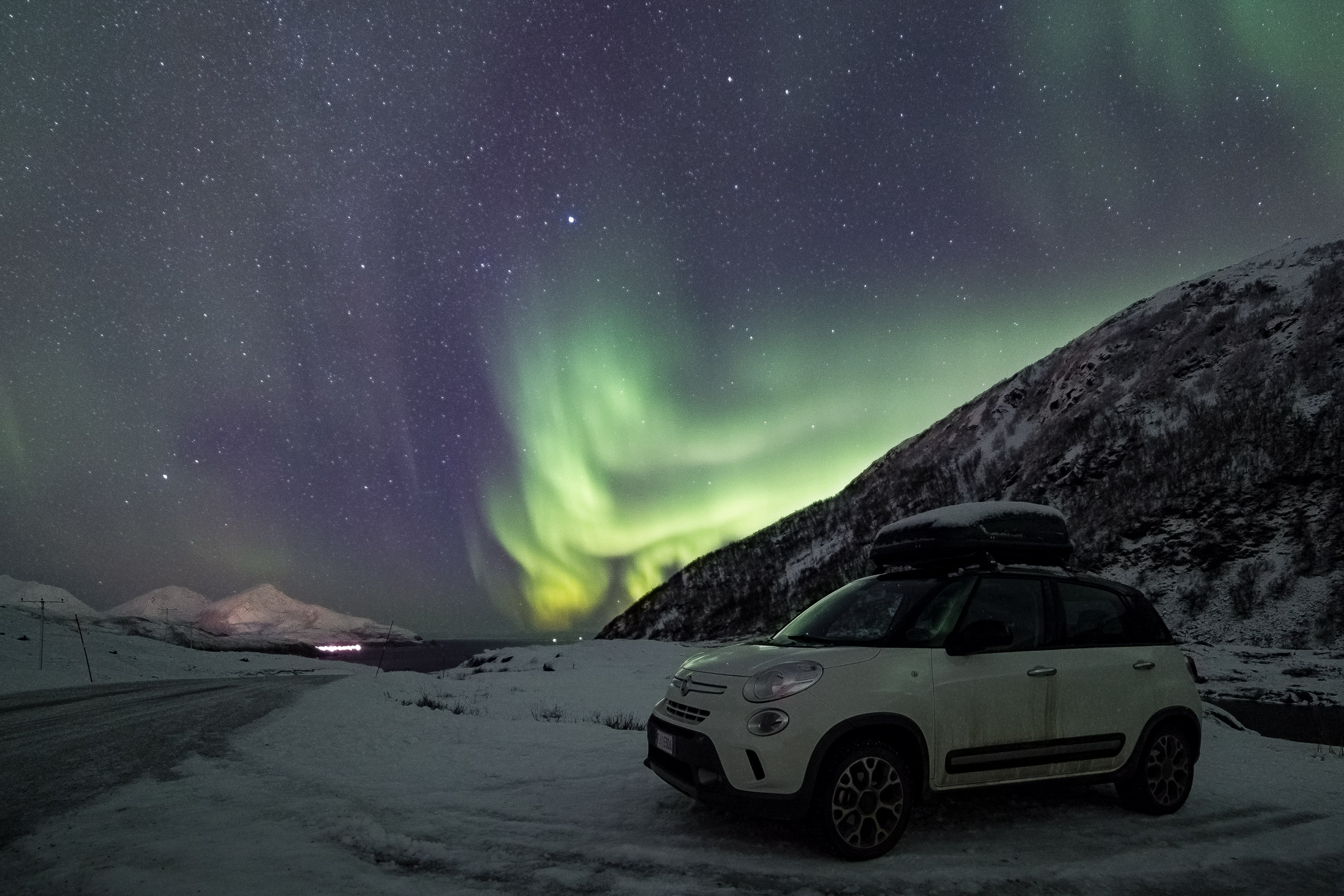 Fiat 500l trekking under Nordlys