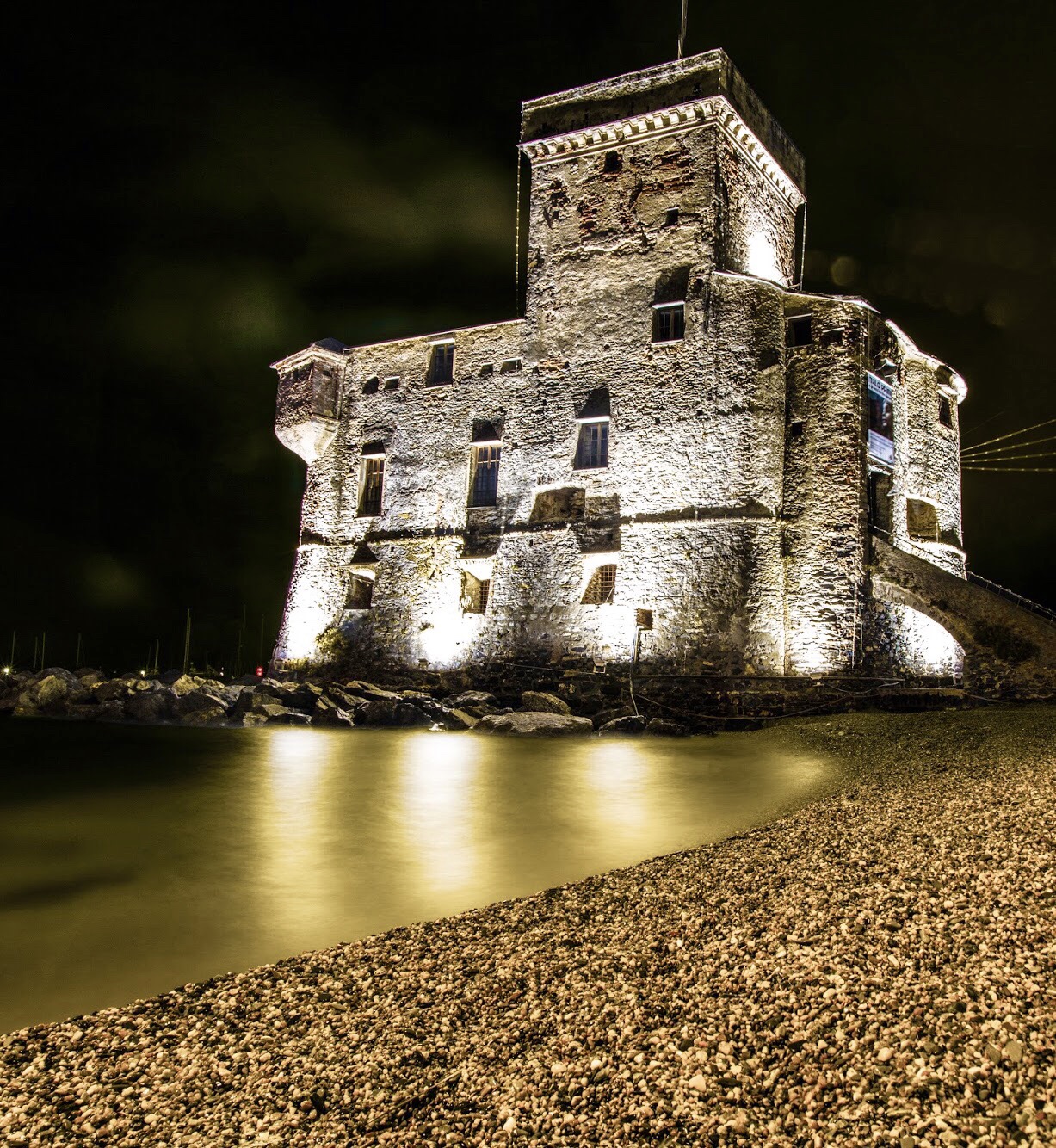 Rapallo, Castle on the sea. It was cold ?