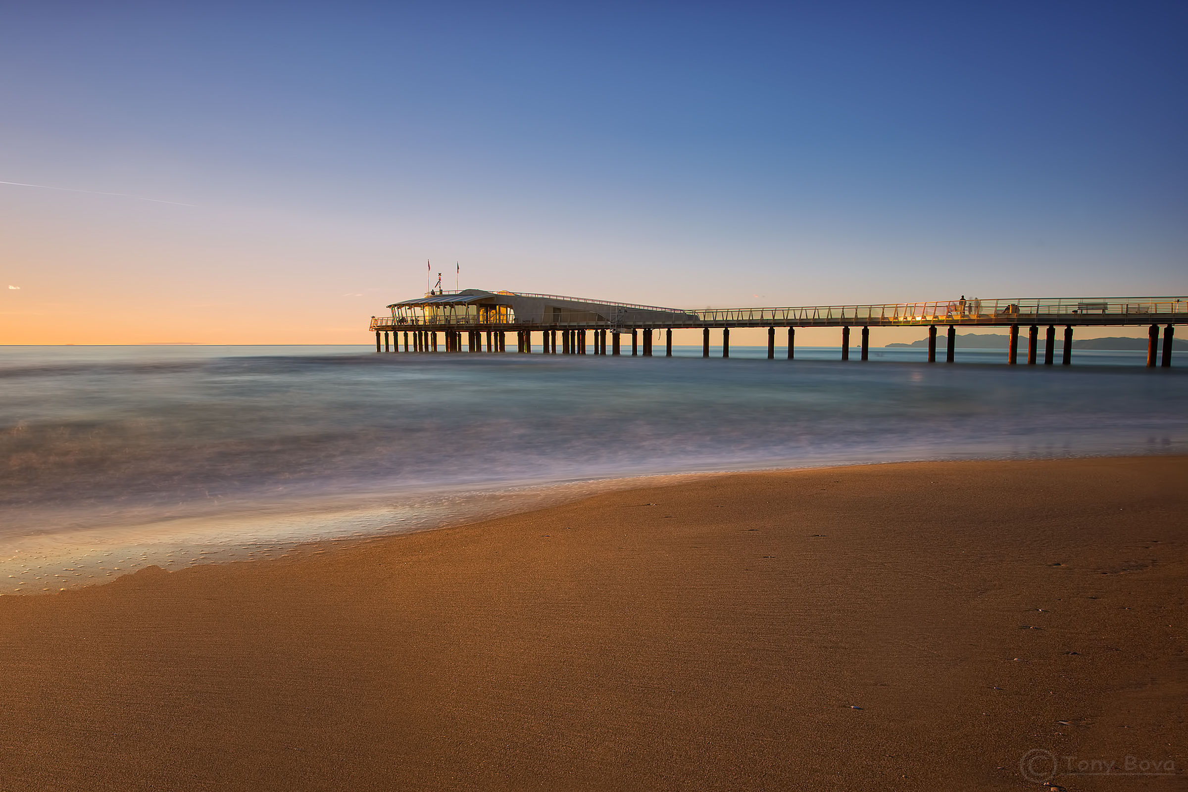 Before sunset .... Lido di Camaiore dock