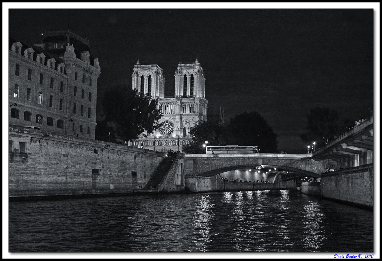 Notre Dame la nuit