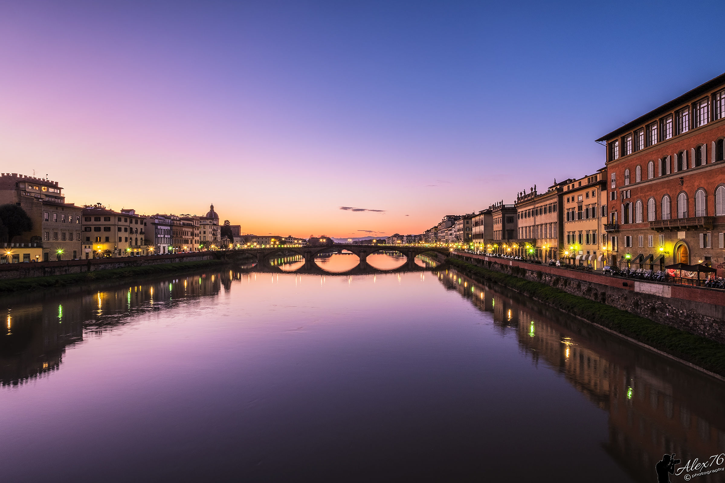 Lungarno Fiorentino, da un altra posizione, ora blu...