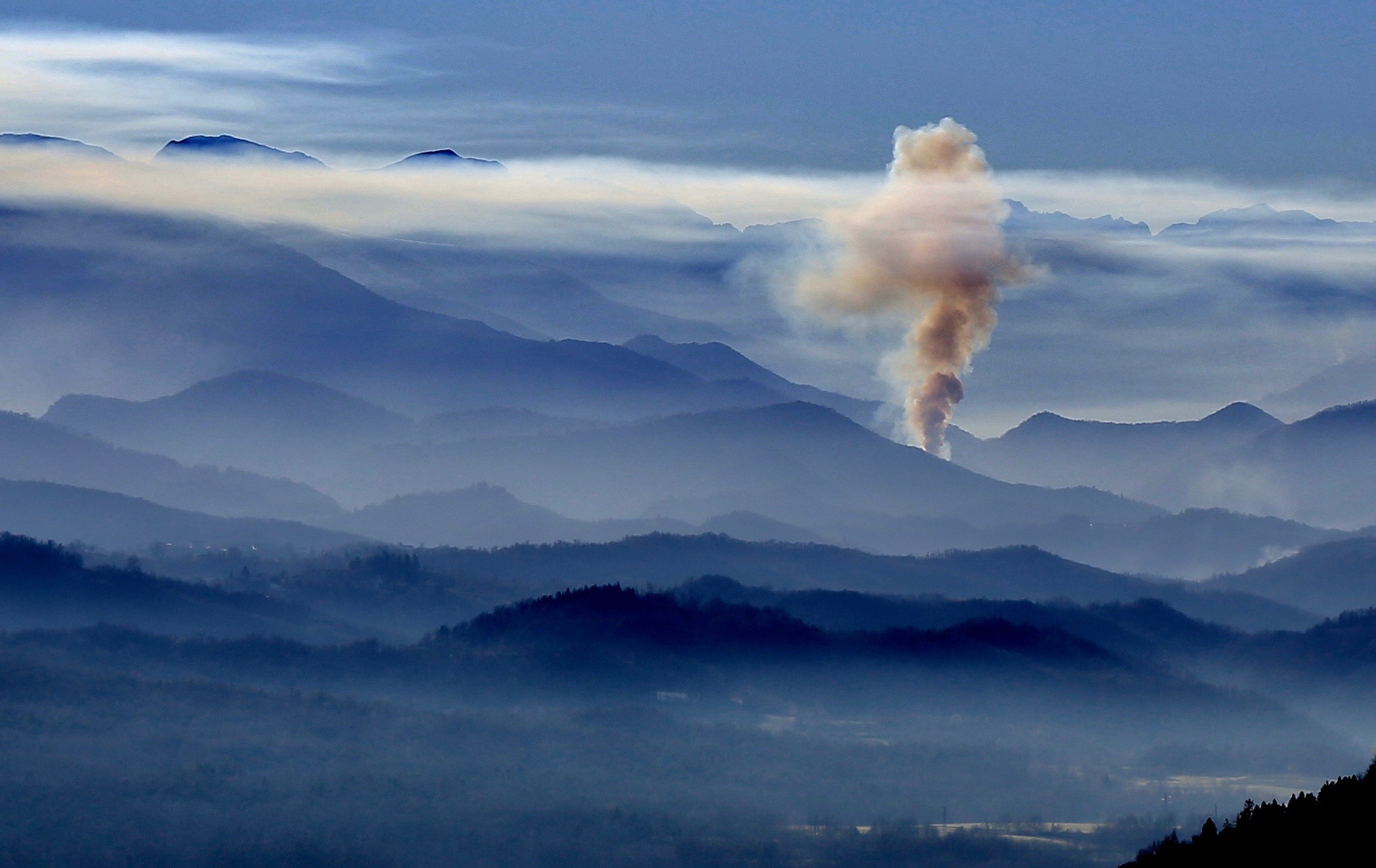 Incendio sulla montagna cuneese