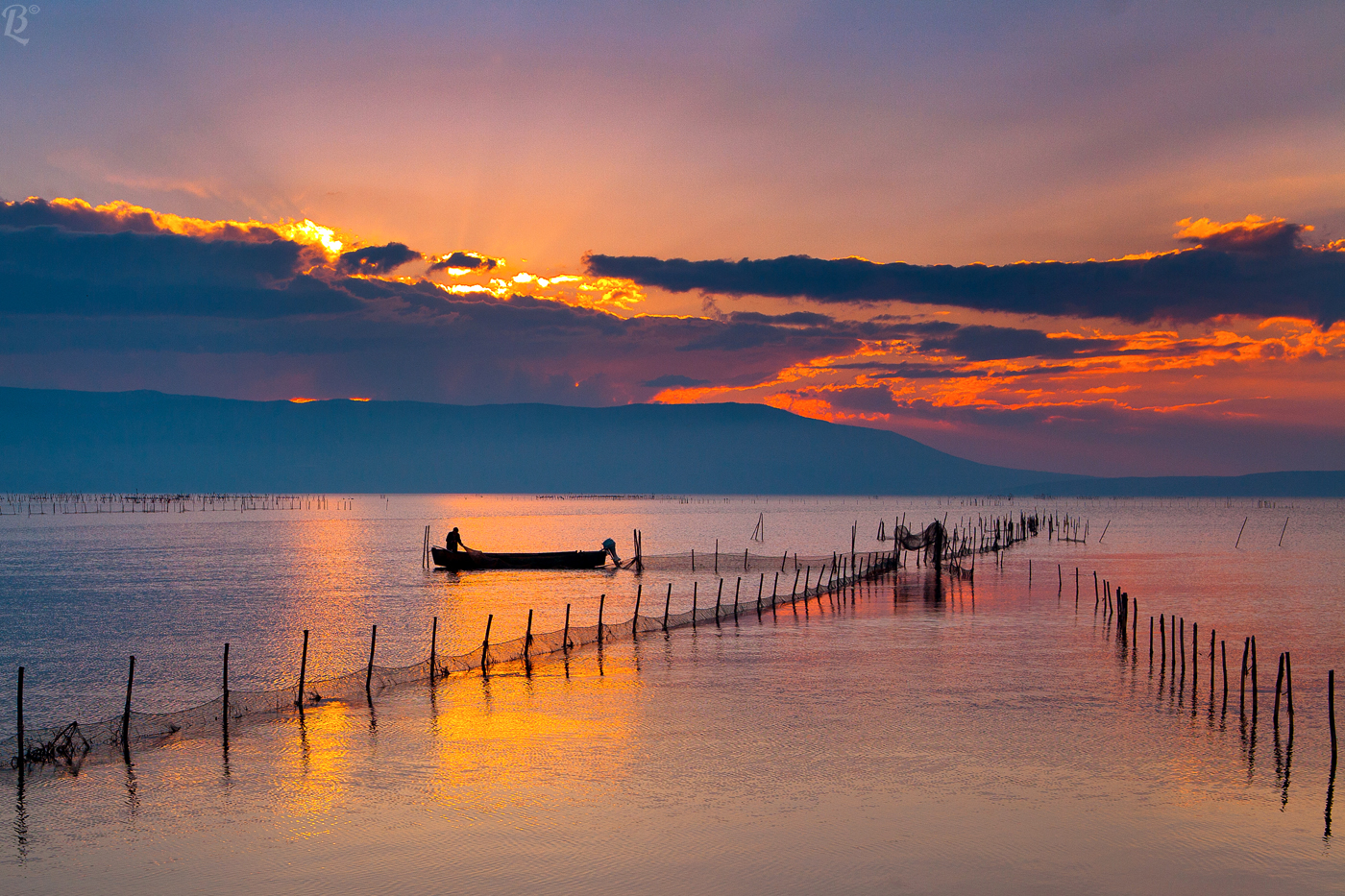 Varano. fisherman that arranges the paranze