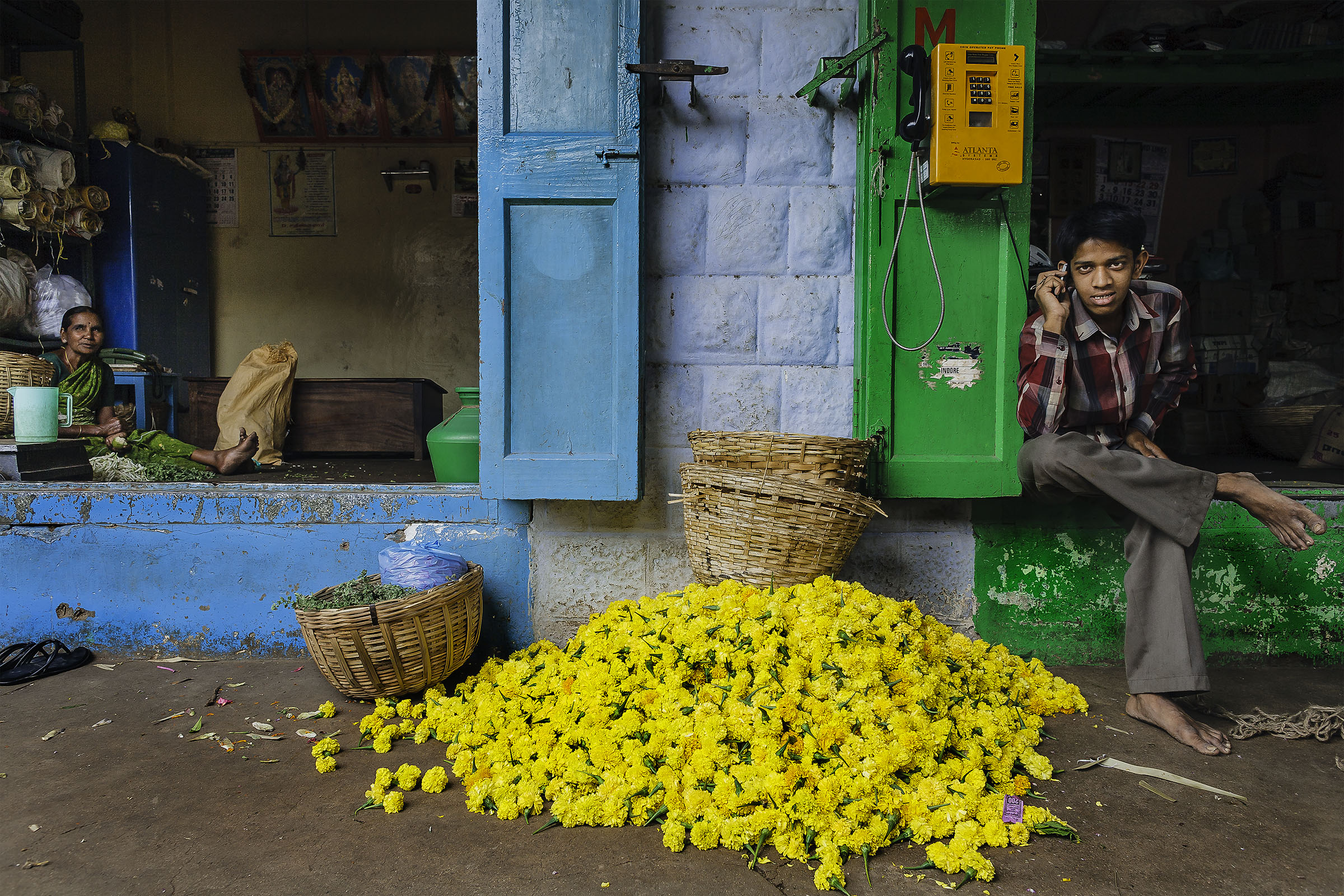 Blue and yellow in Mysore