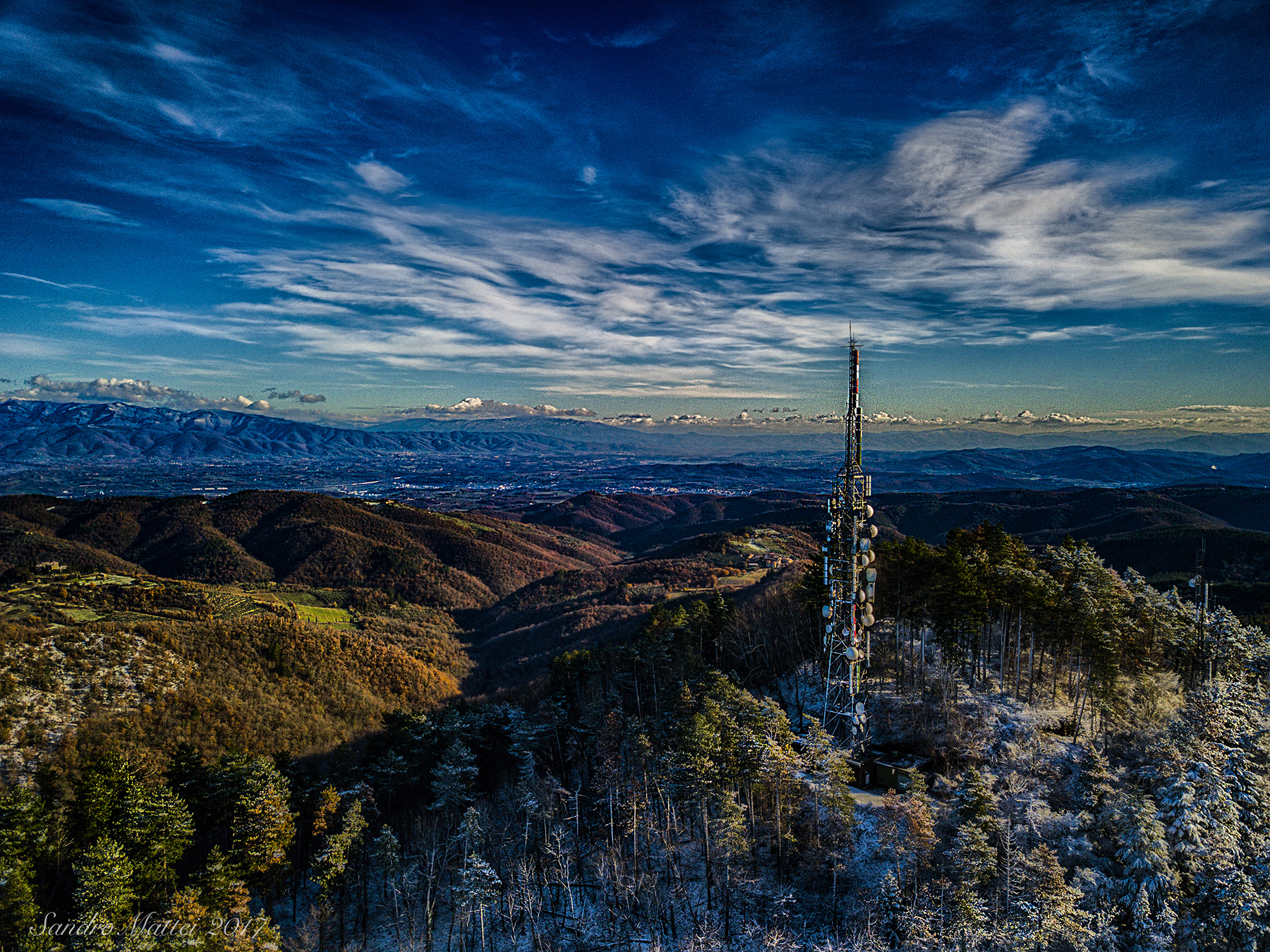 Prima neve in collina