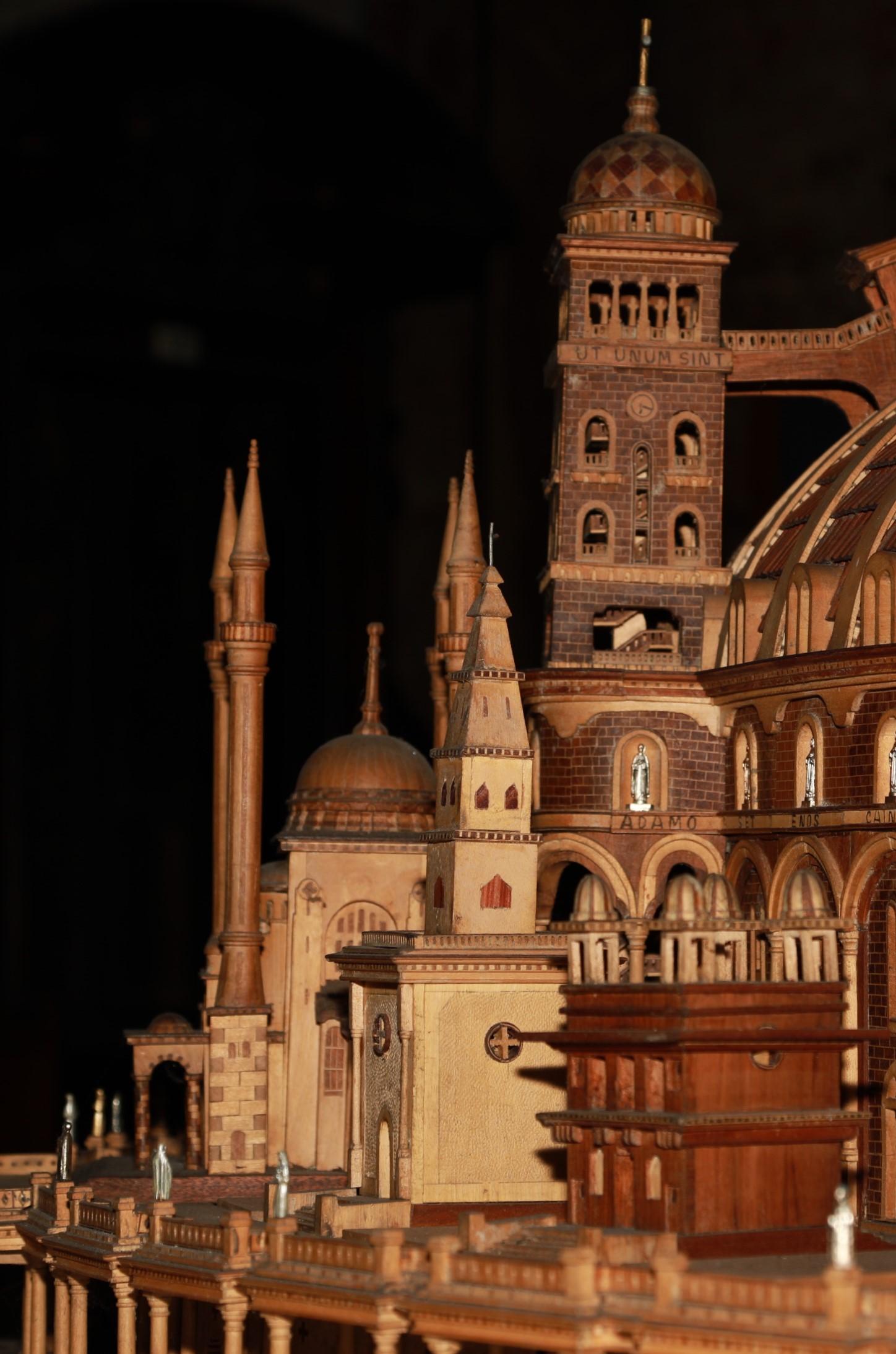 RM S.Ignazio Miniatura in legno Templio del Cristo RE