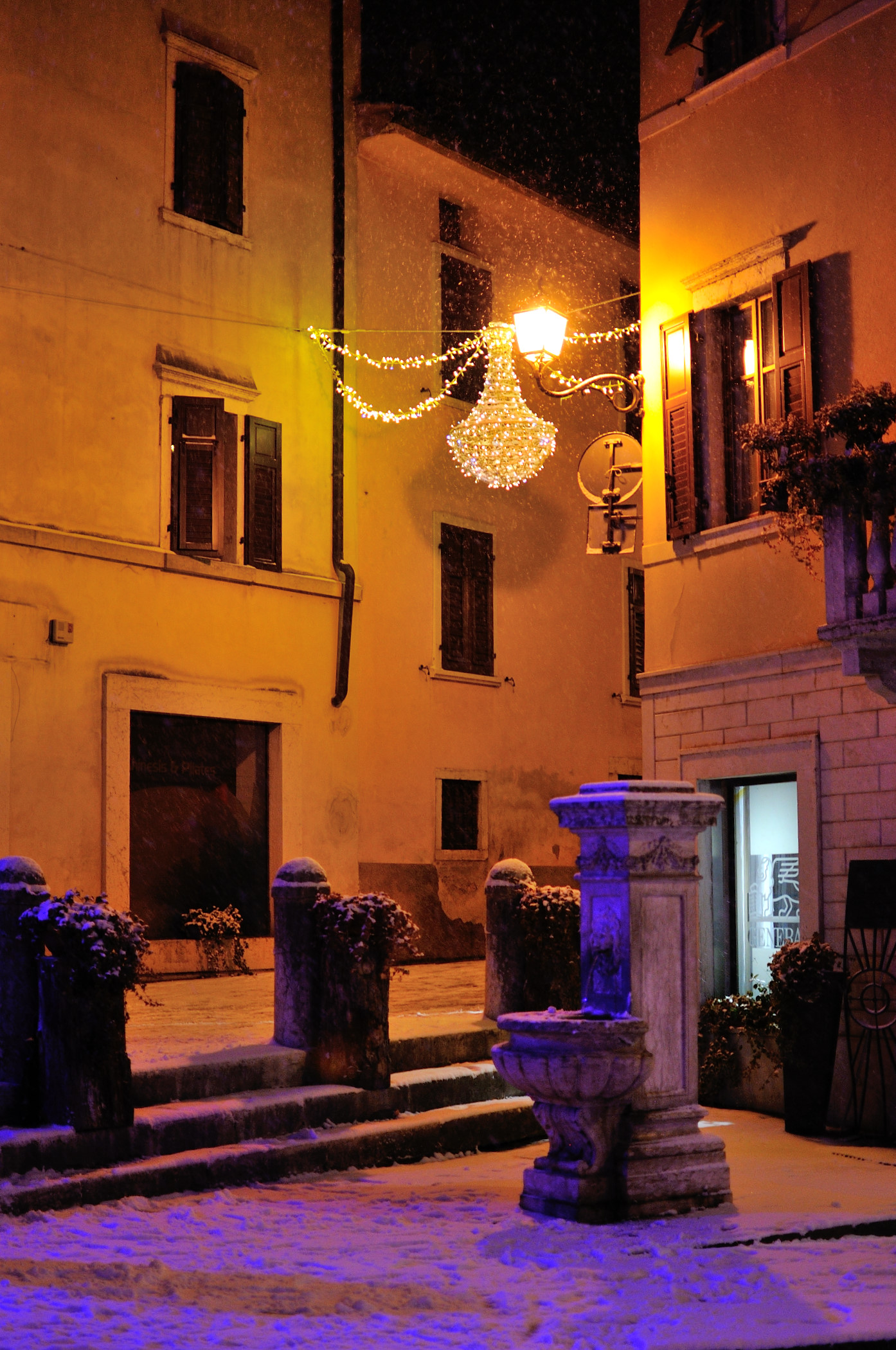 It's snowing .... (Ala)