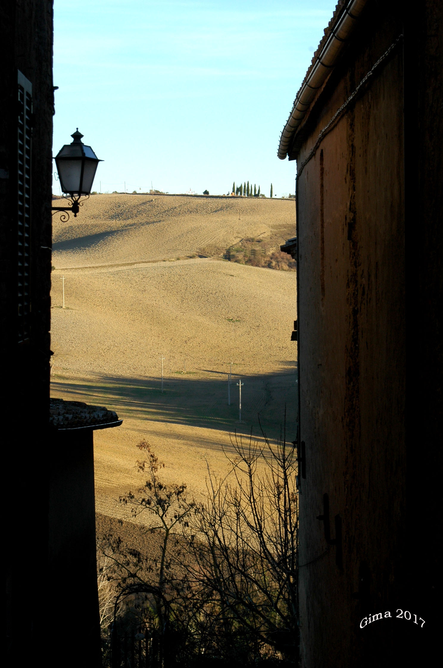 tra una casa e l'altra