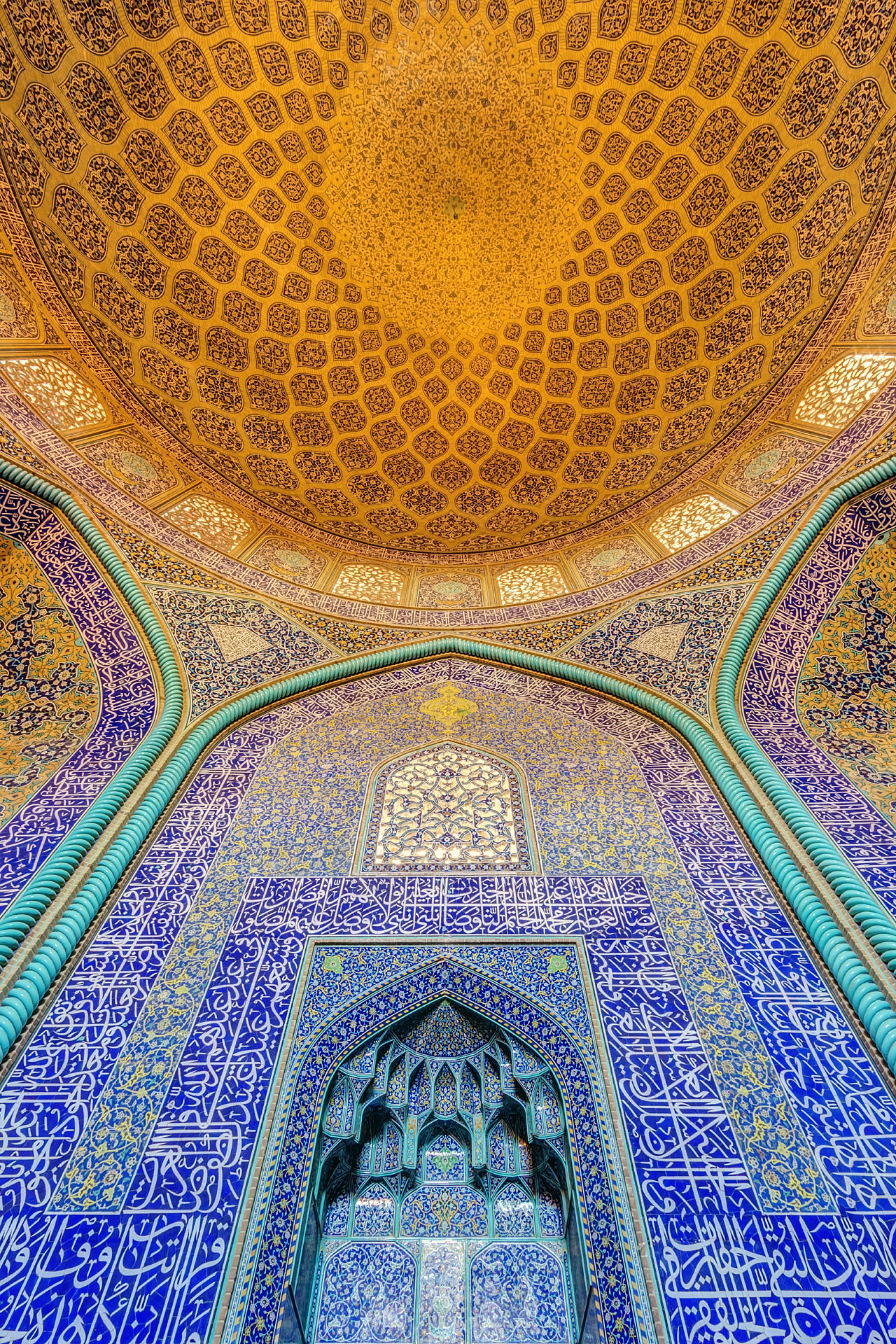 Area coperta della moschea Sheikh Lotfollah