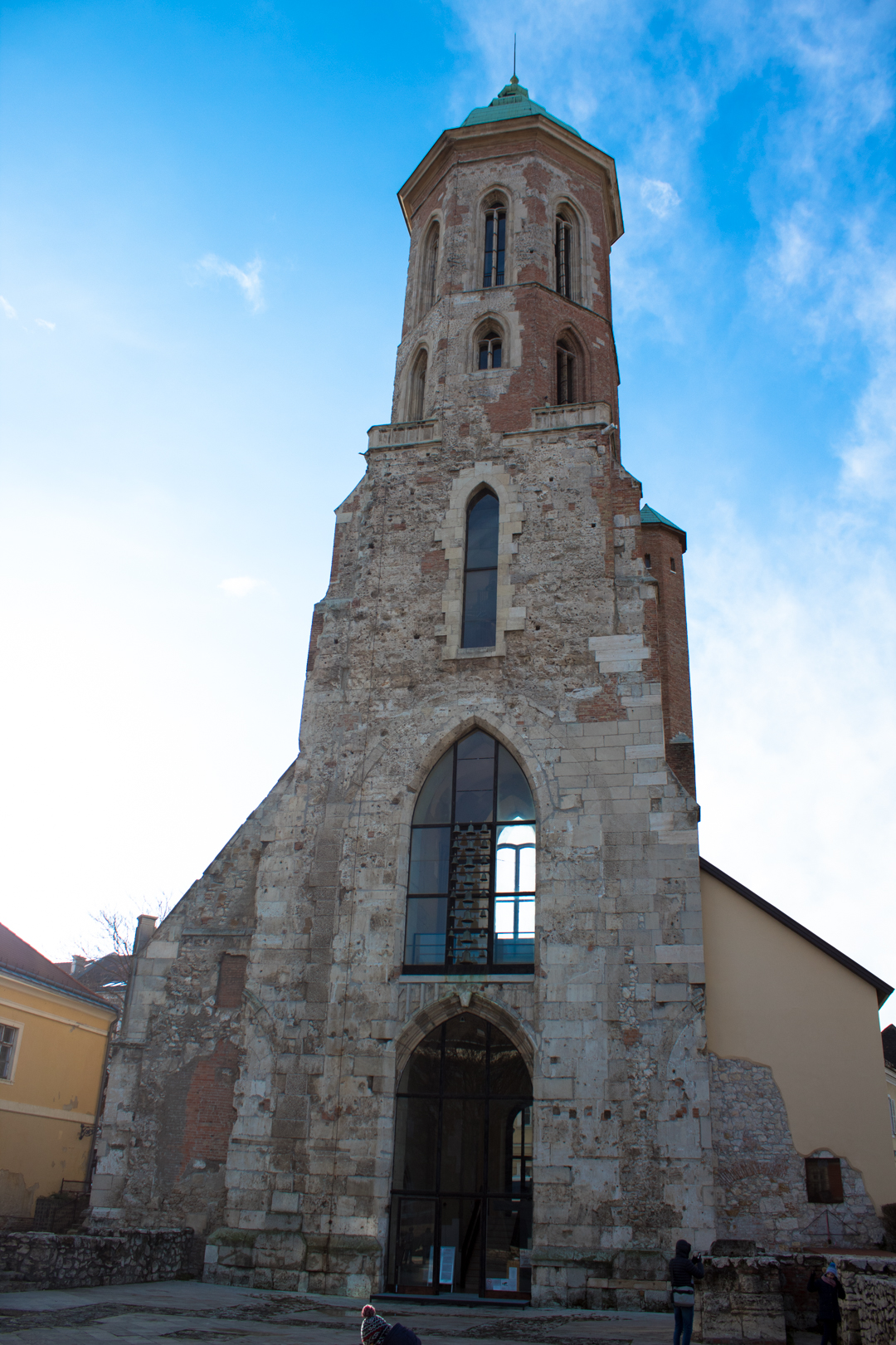 Kapisztrán tér, Budapest
