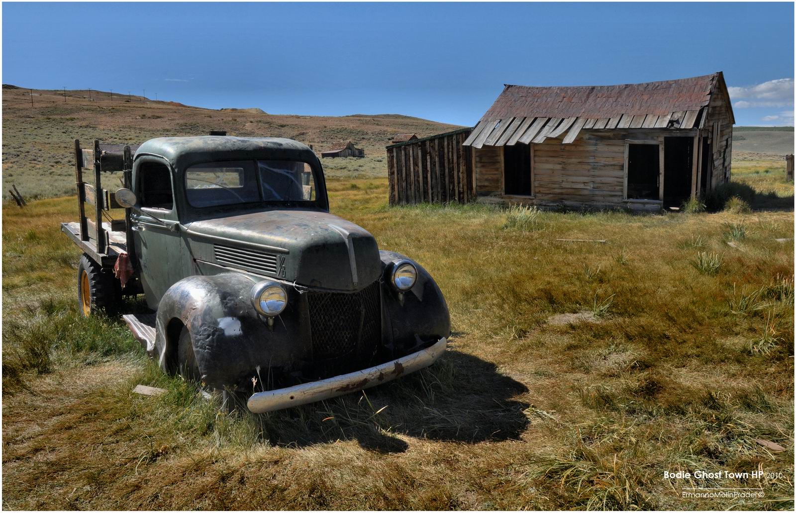 old town .. old car!