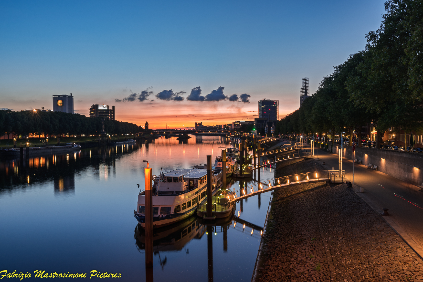 Bremen, dusk on the Weser