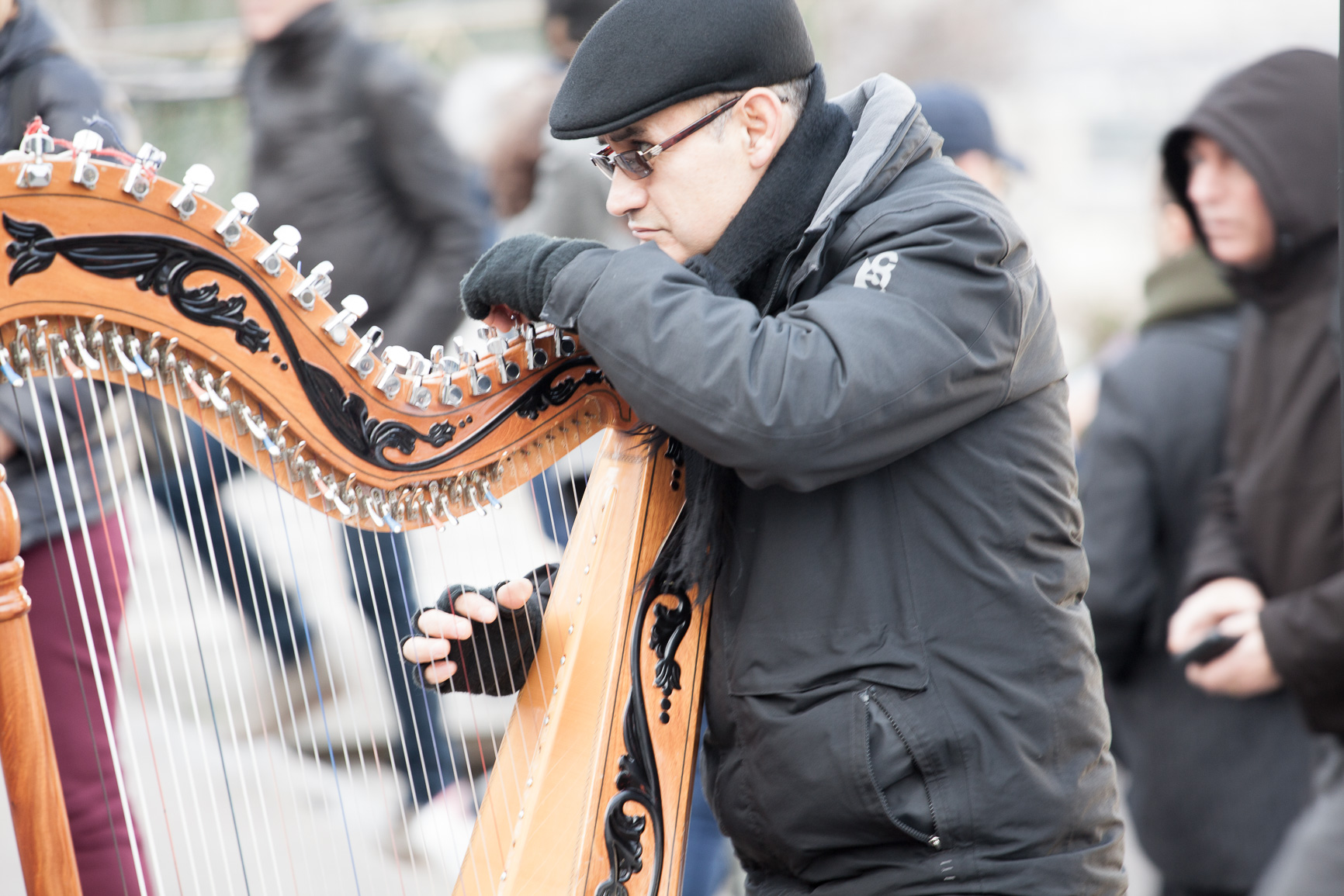 Harp player in Montmartre