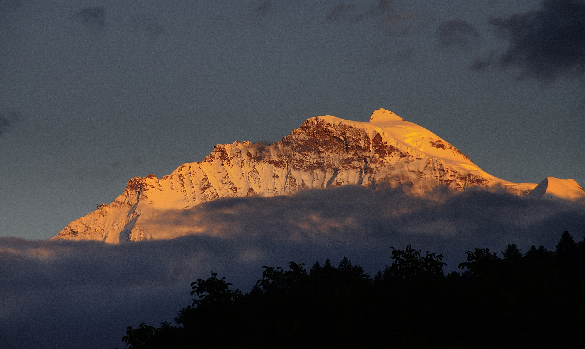 sunset on the Jungfrau from Untersee