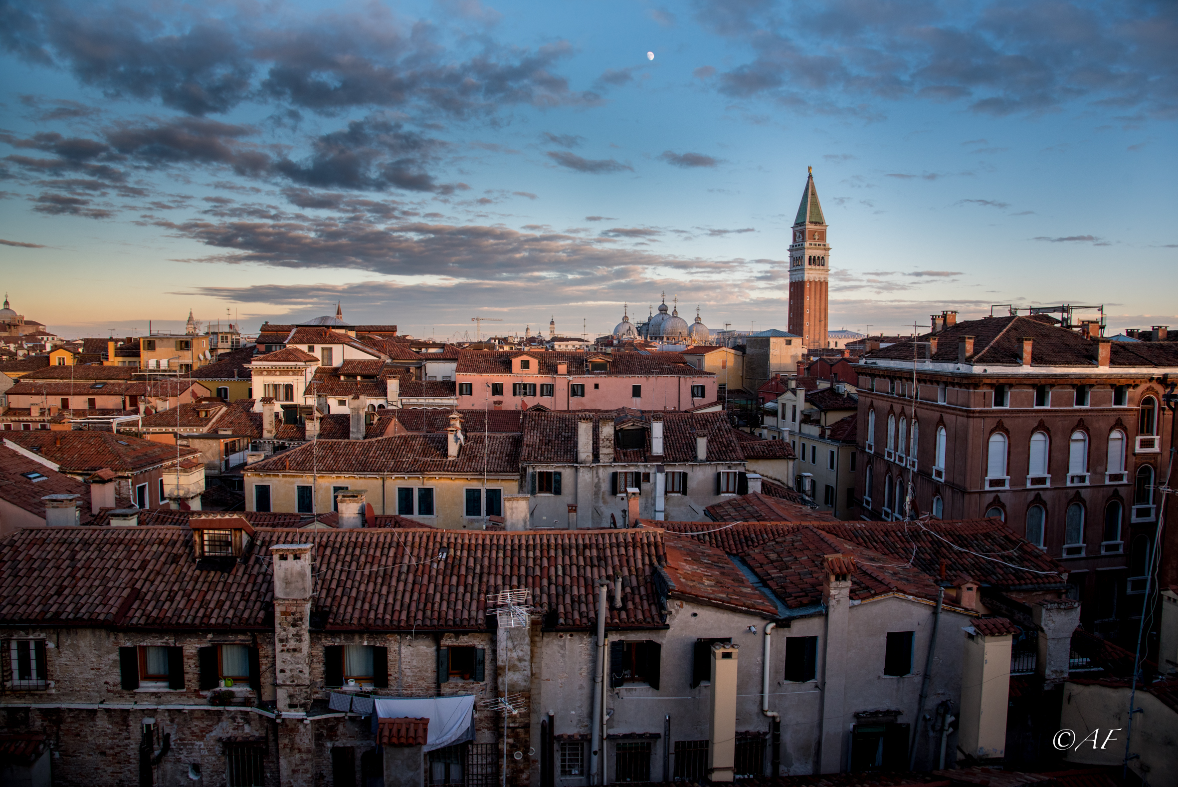 sunset on the Venetian roofs ...