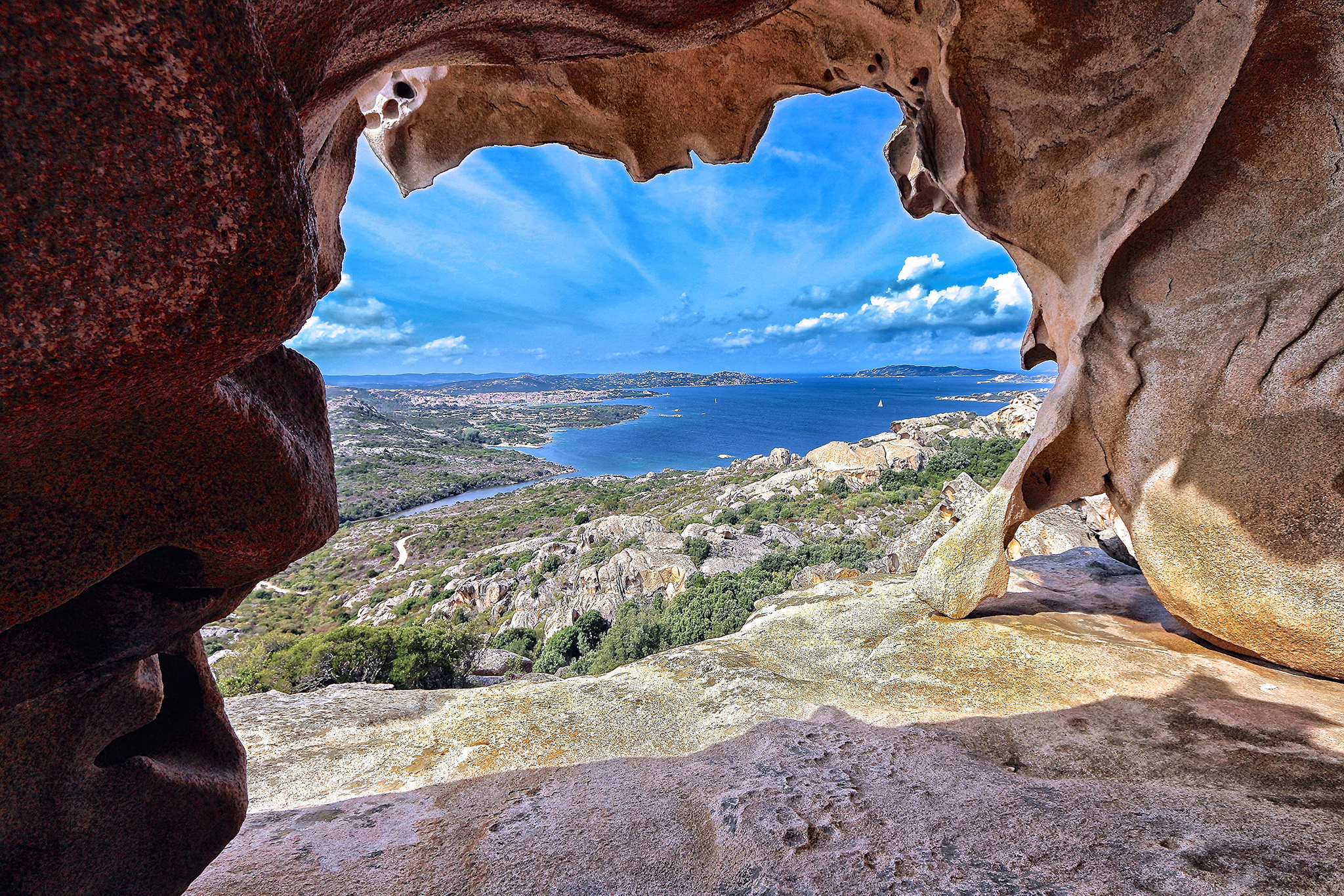 Nella pancia dell'orso, Capo d'Orso, Palau, Sardegna
