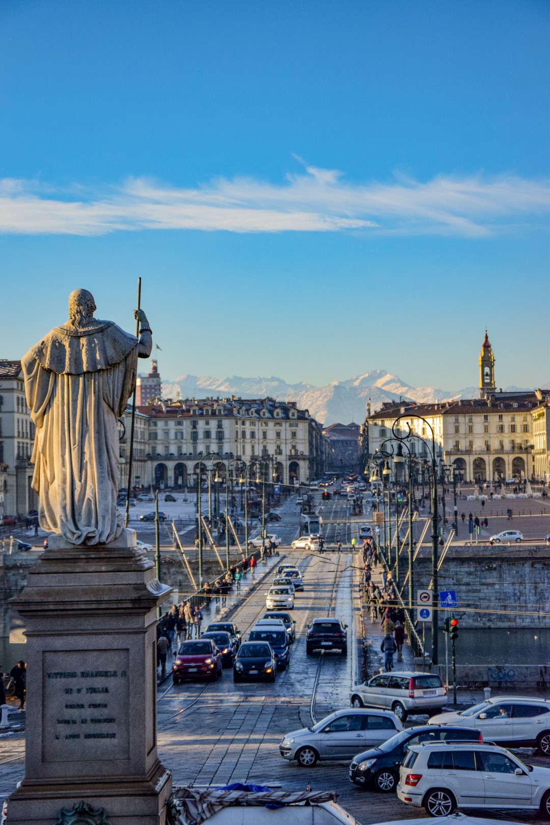 A glimpse of Piazza Vittorio Veneto
