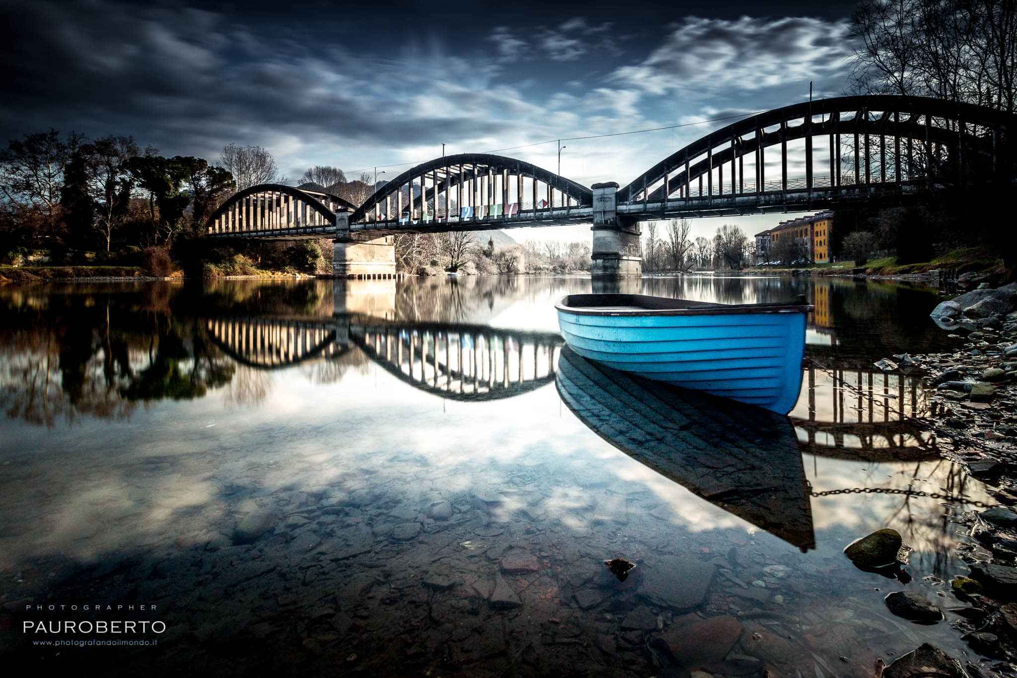 admiring life on the river adda