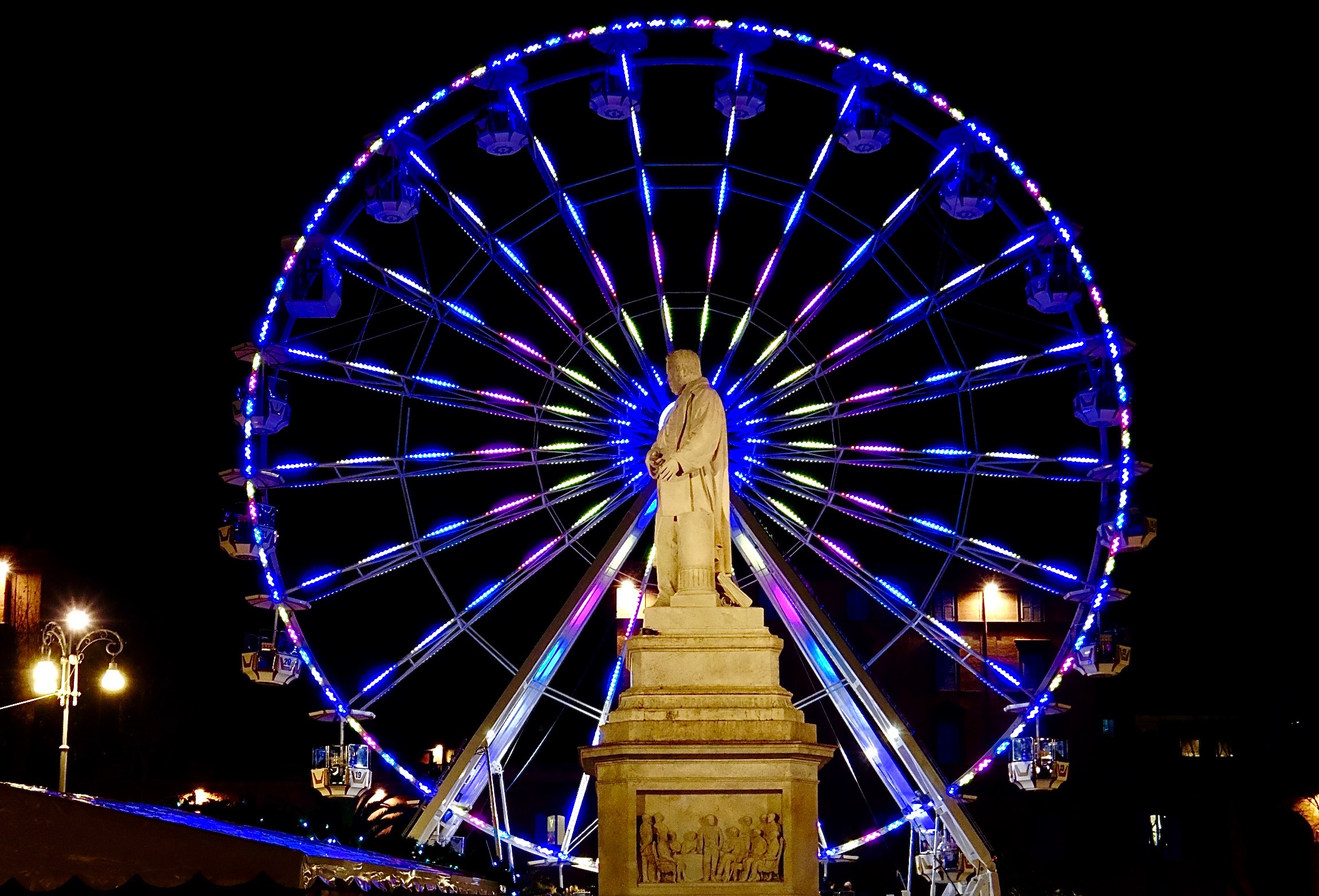 "Cavour e la ruota" Piazza Cavour Ancona
