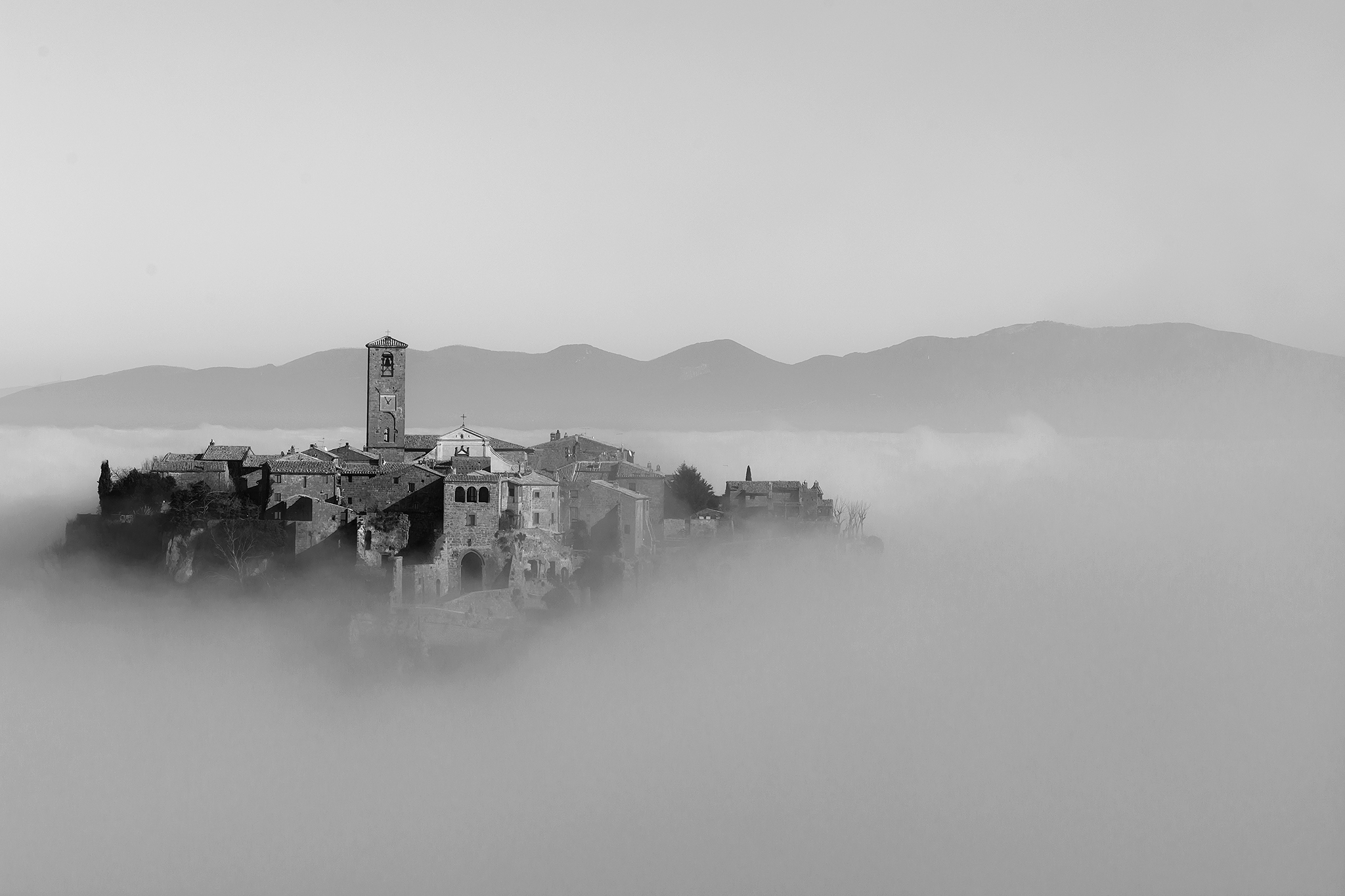Civita nella nebbia