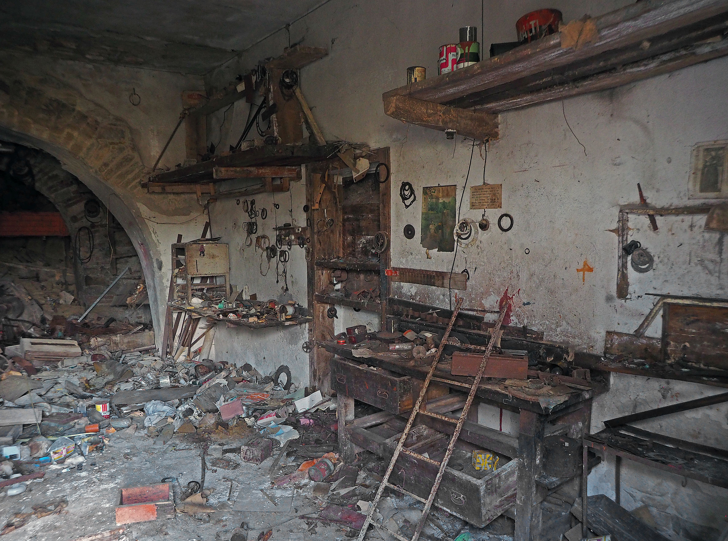 Workshop interior stationary at 21 August 1962, h.19.30