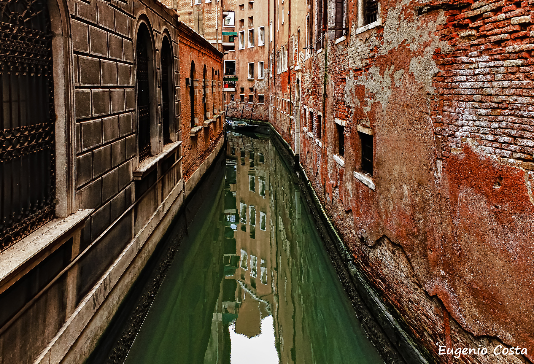 Between canals, bridges and rii