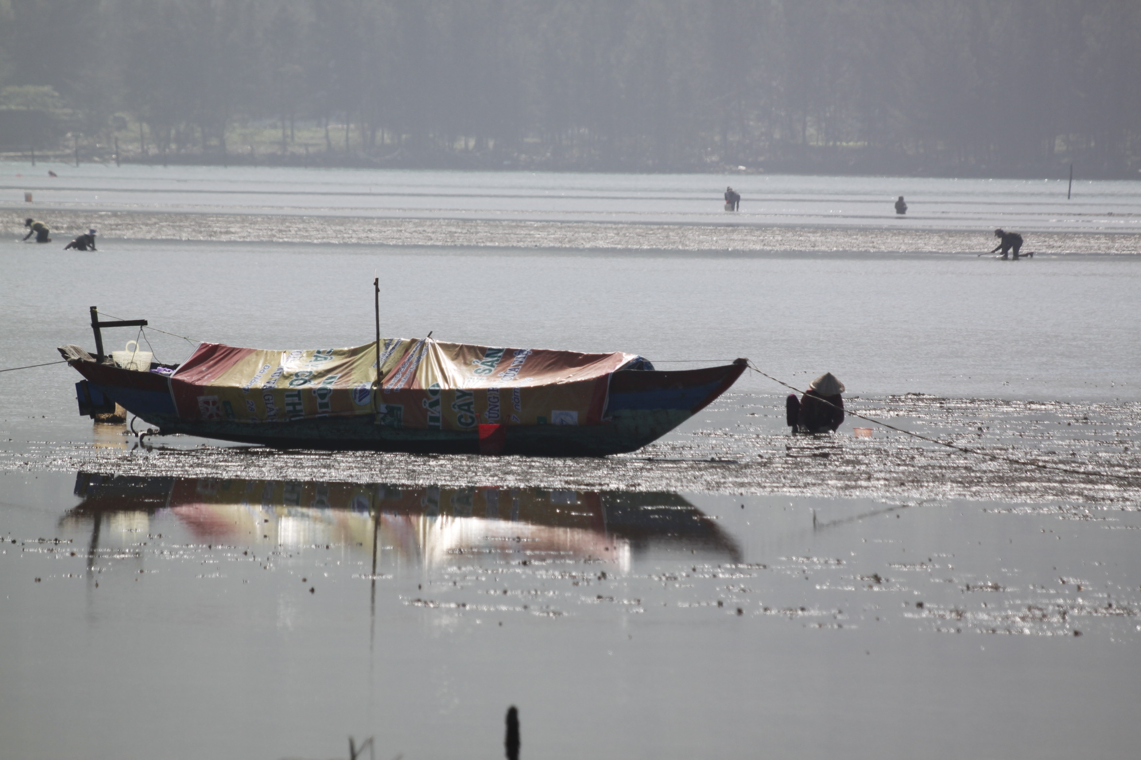 the oyster fishermen at Duang Nguyen