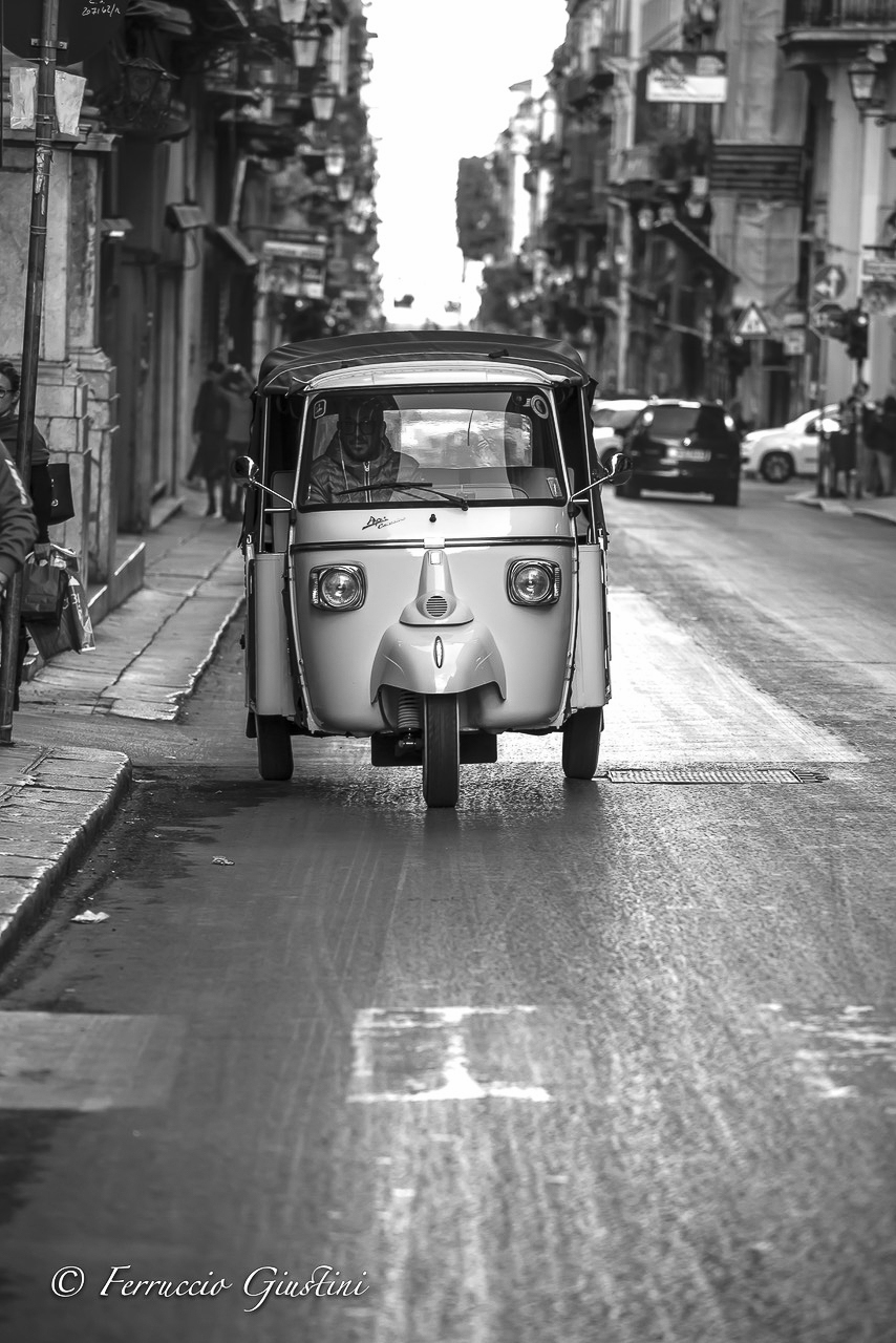 Motor vehicle in Palermo