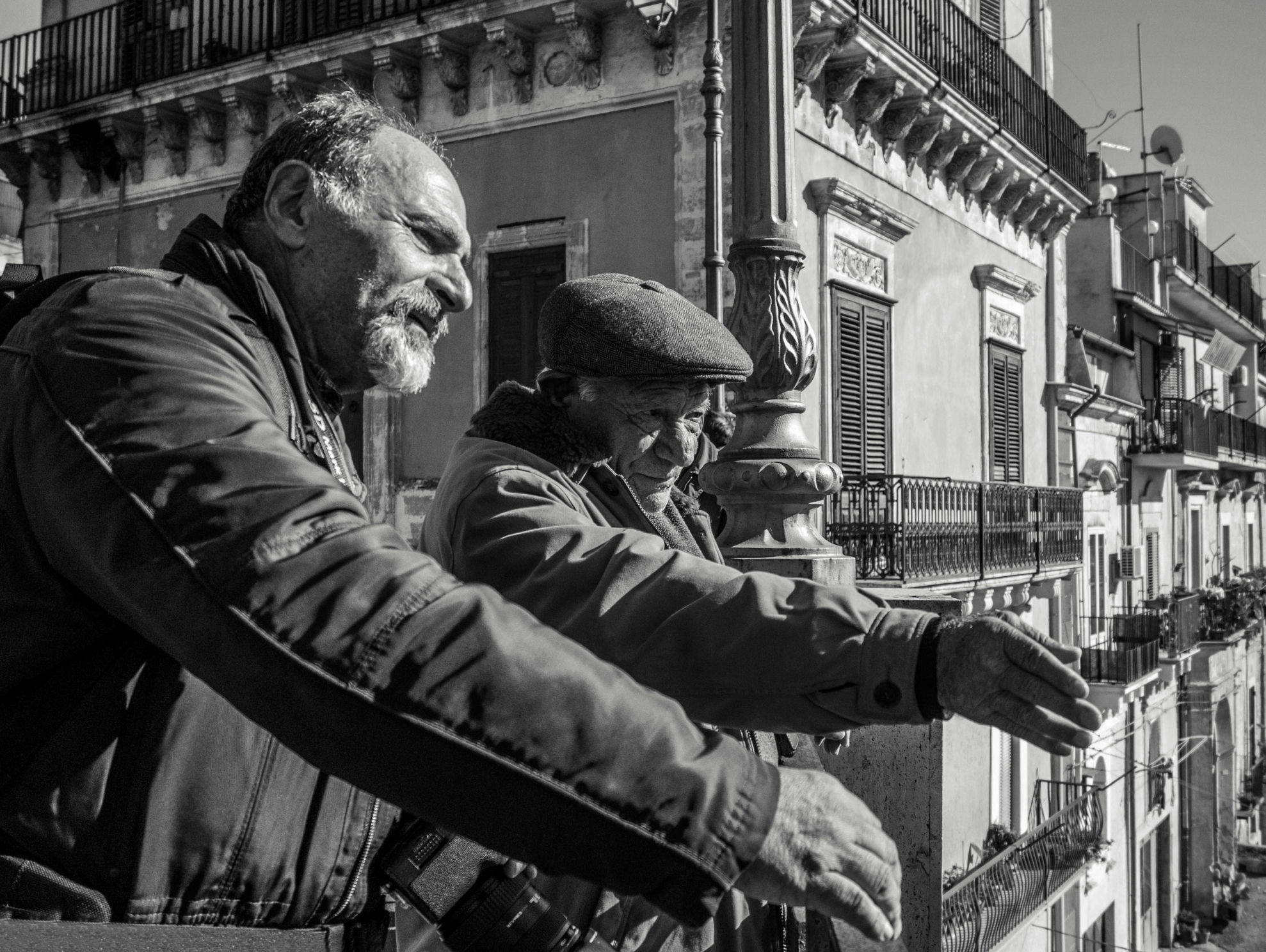 Juzino a caccia di informazioni nel paese di Verga