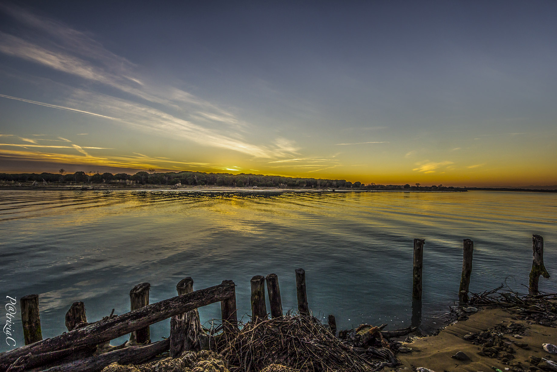 ... passeggiando lungo il fiume ...