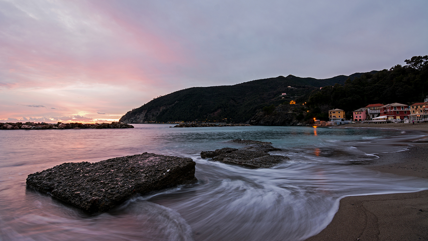 Moneglia all'imbrunire