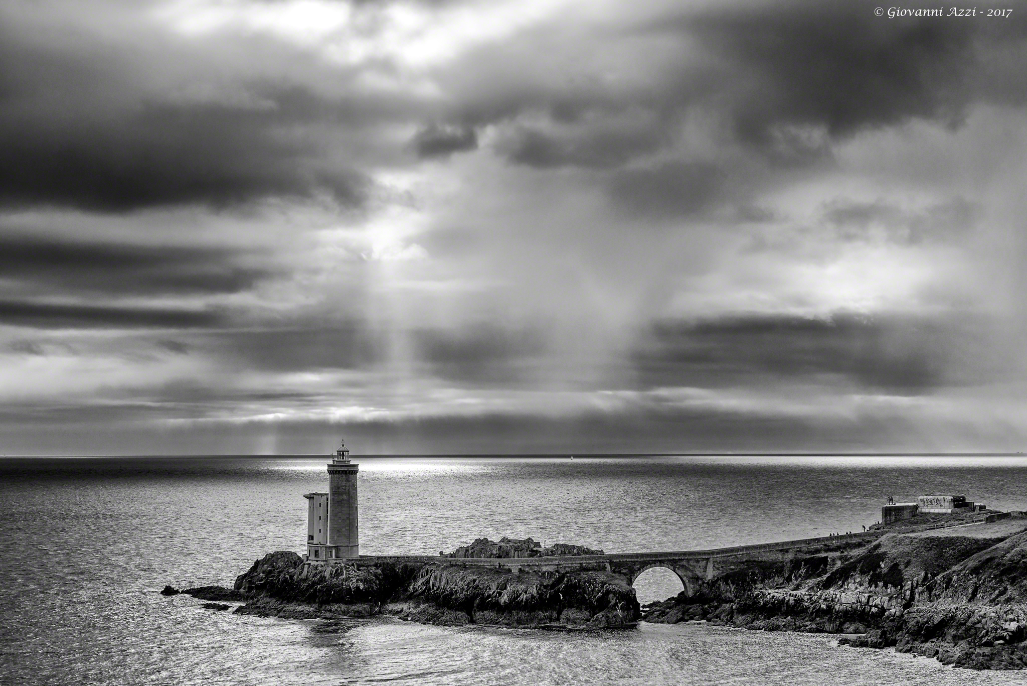 Lights and shadows in Petit Minou